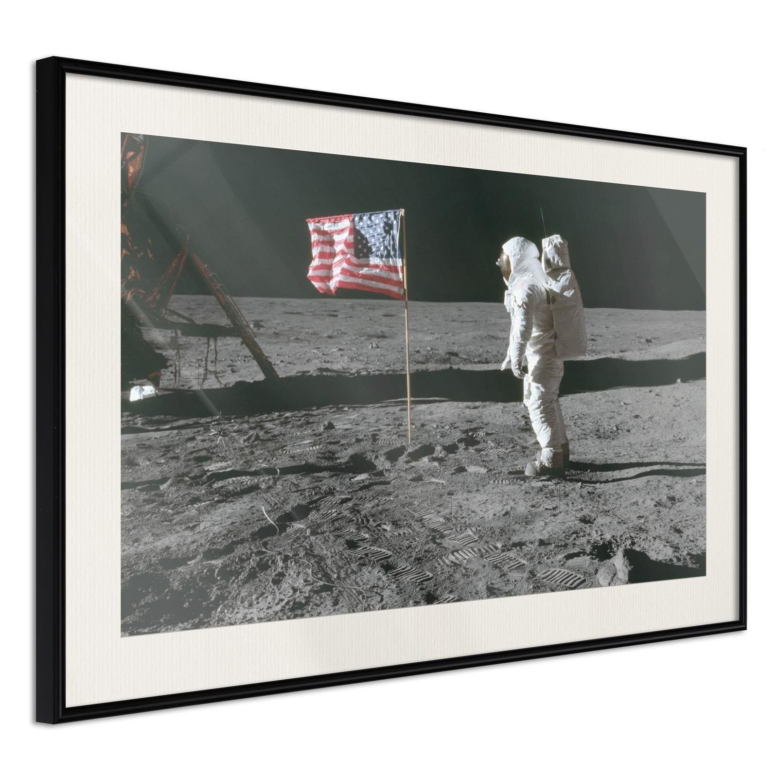 Läs mer om Inramad Poster / Tavla - Flag on the Moon - 60x40 Svart ram med passepartout