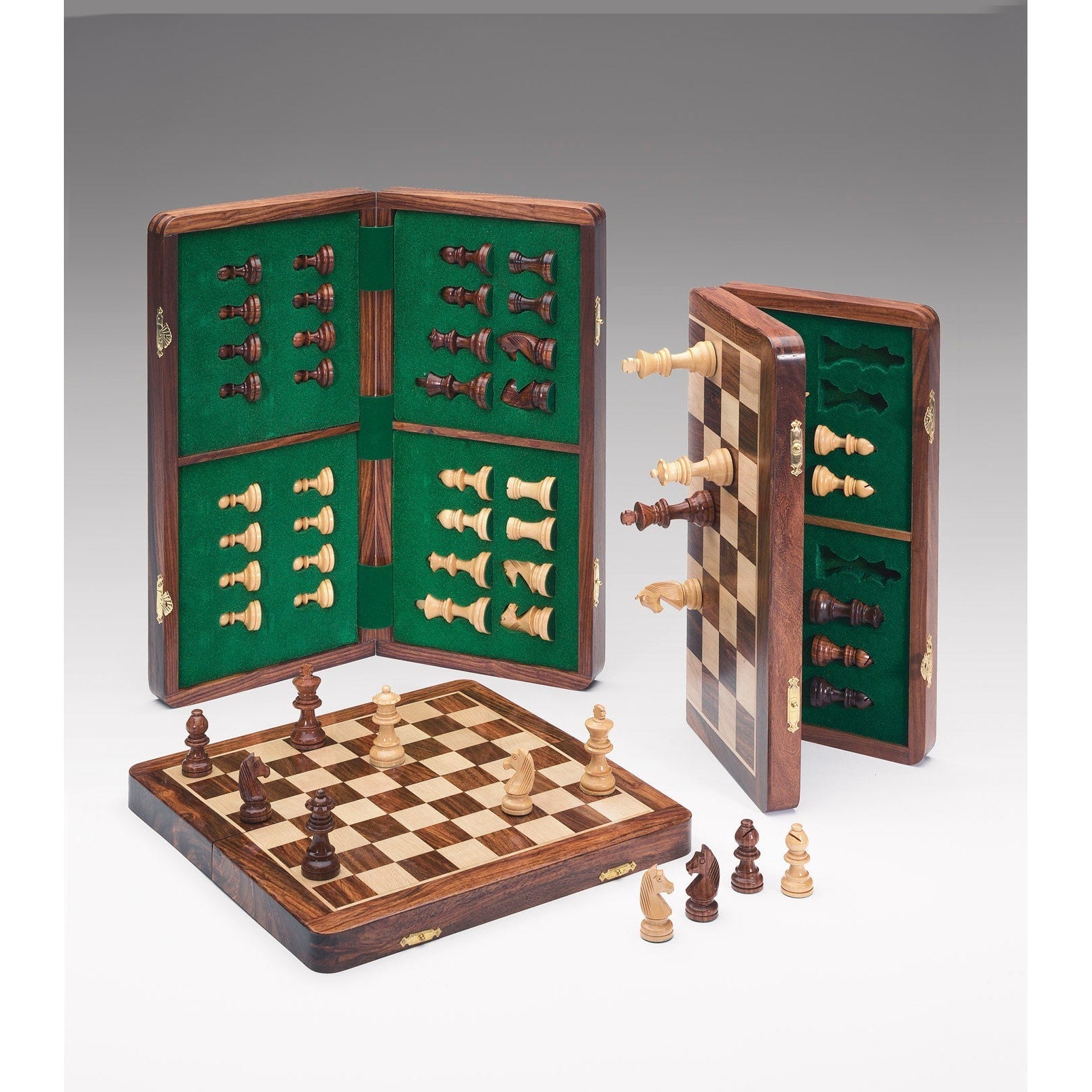 Läs mer om Schackbräde vikbart 40x40 cm - 2 spel i 1 Reseschack