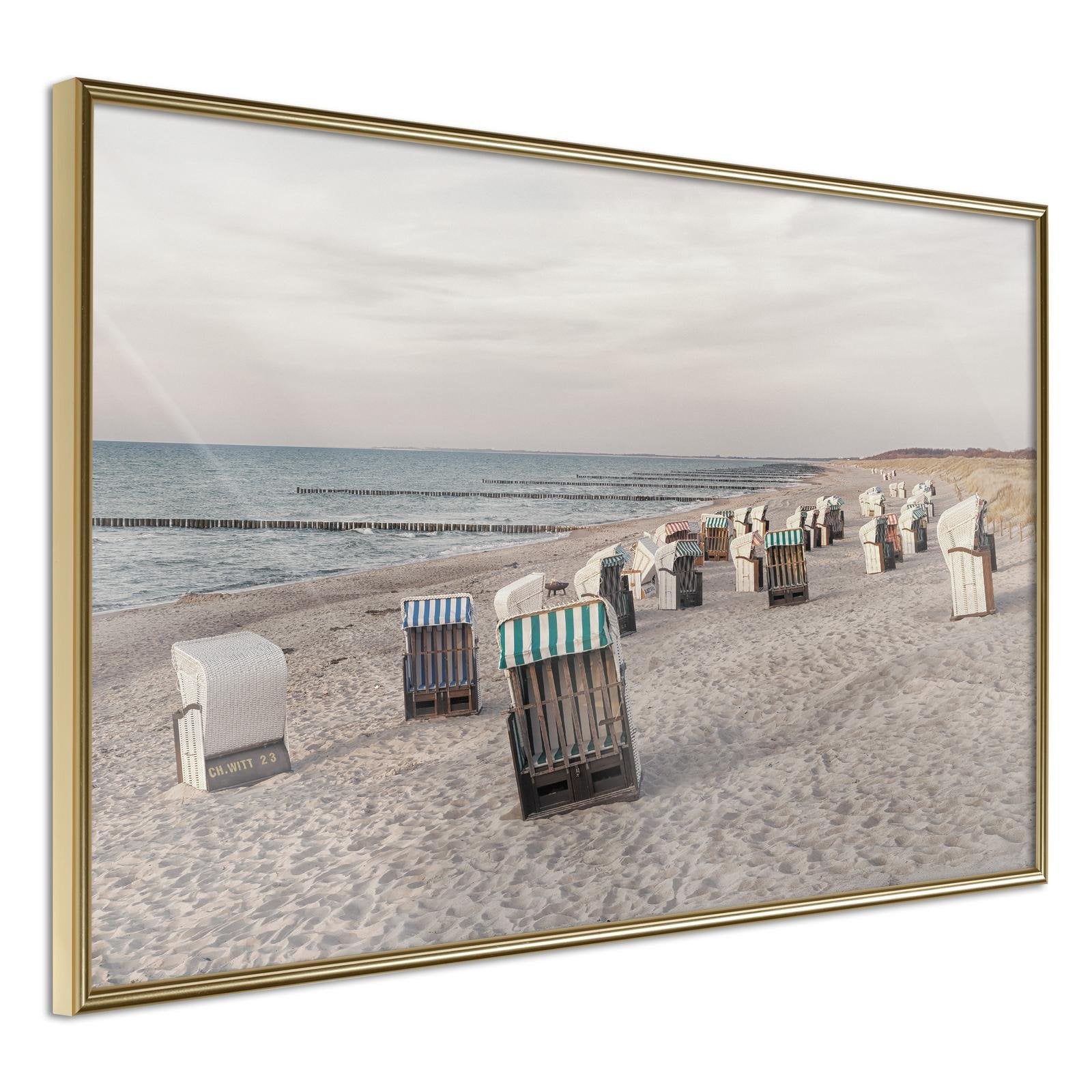 Läs mer om Inramad Poster / Tavla - Baltic Beach Chairs - 60x40 Guldram