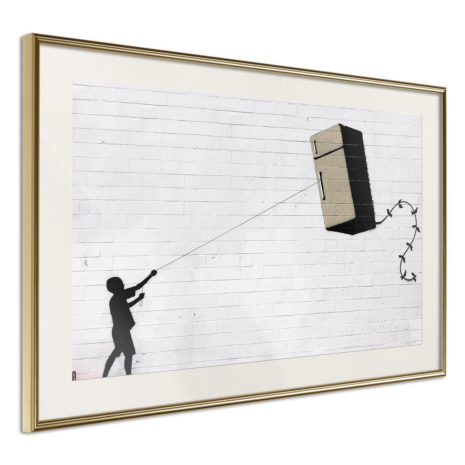 Läs mer om Inramad Poster / Tavla - Banksy: Fridge Kite - 90x60 Guldram med passepartout