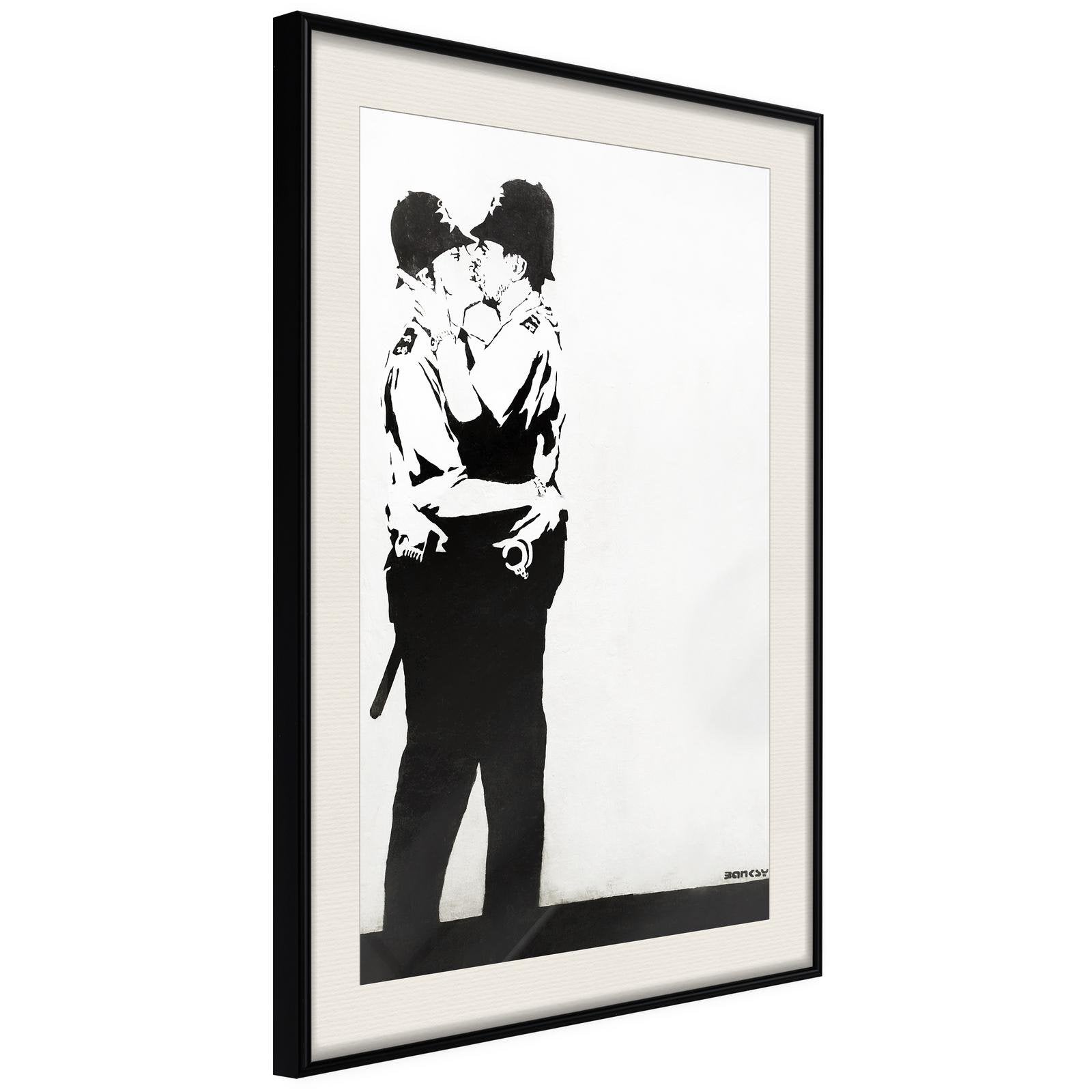 Läs mer om Inramad Poster / Tavla - Banksy: Kissing Coppers II - 40x60 Svart ram med passepartout