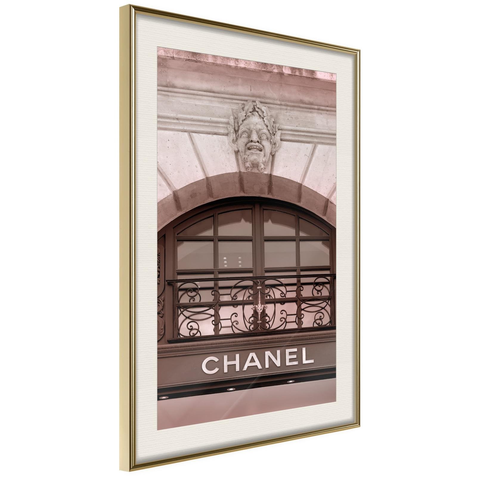 Läs mer om Inramad Poster / Tavla - Chanel - 20x30 Guldram med passepartout