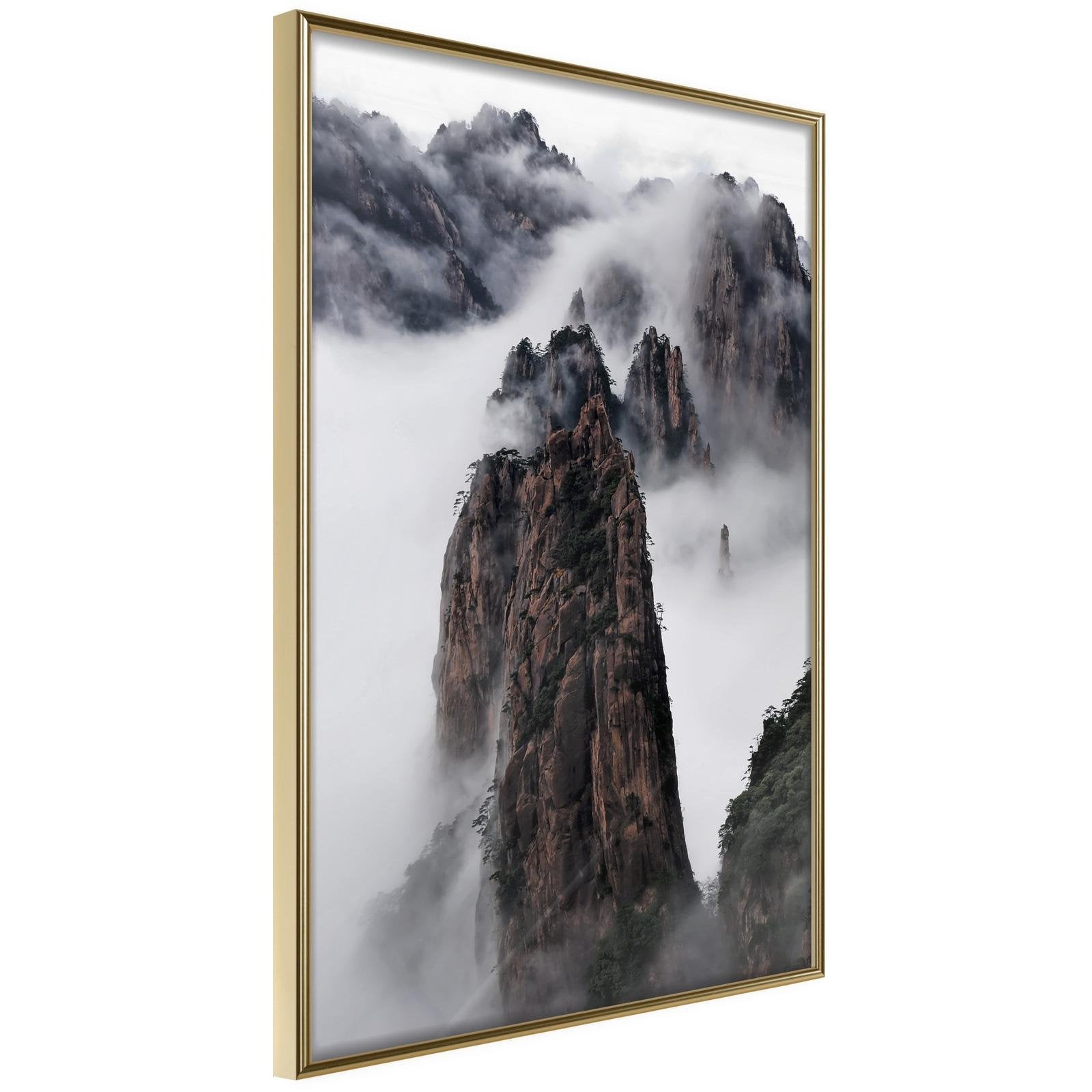 Läs mer om Inramad Poster / Tavla - Clouds Pierced by Mountain Peaks - 40x60 Guldram