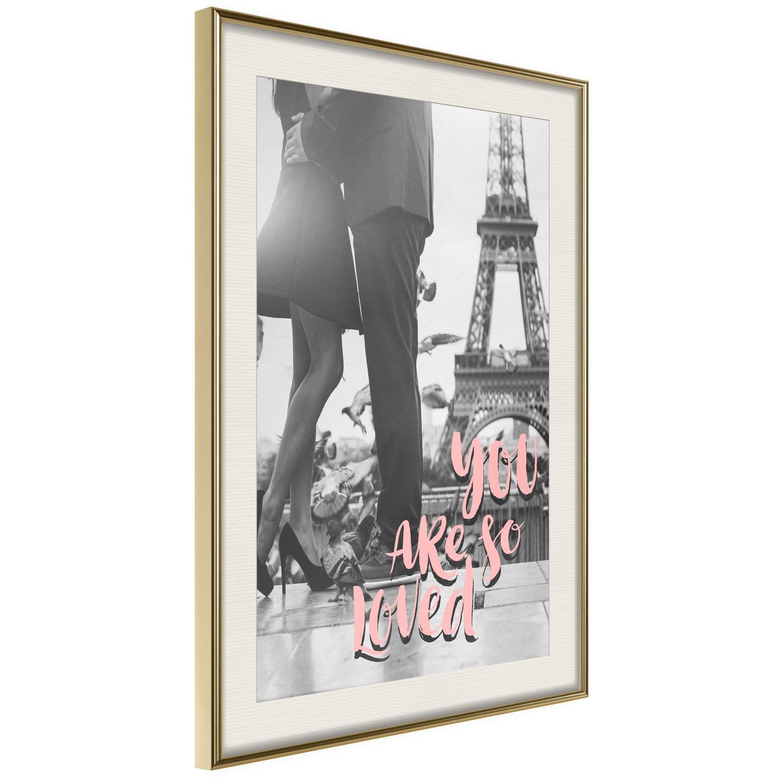 Läs mer om Inramad Poster / Tavla - Love in Paris - 30x45 Guldram med passepartout