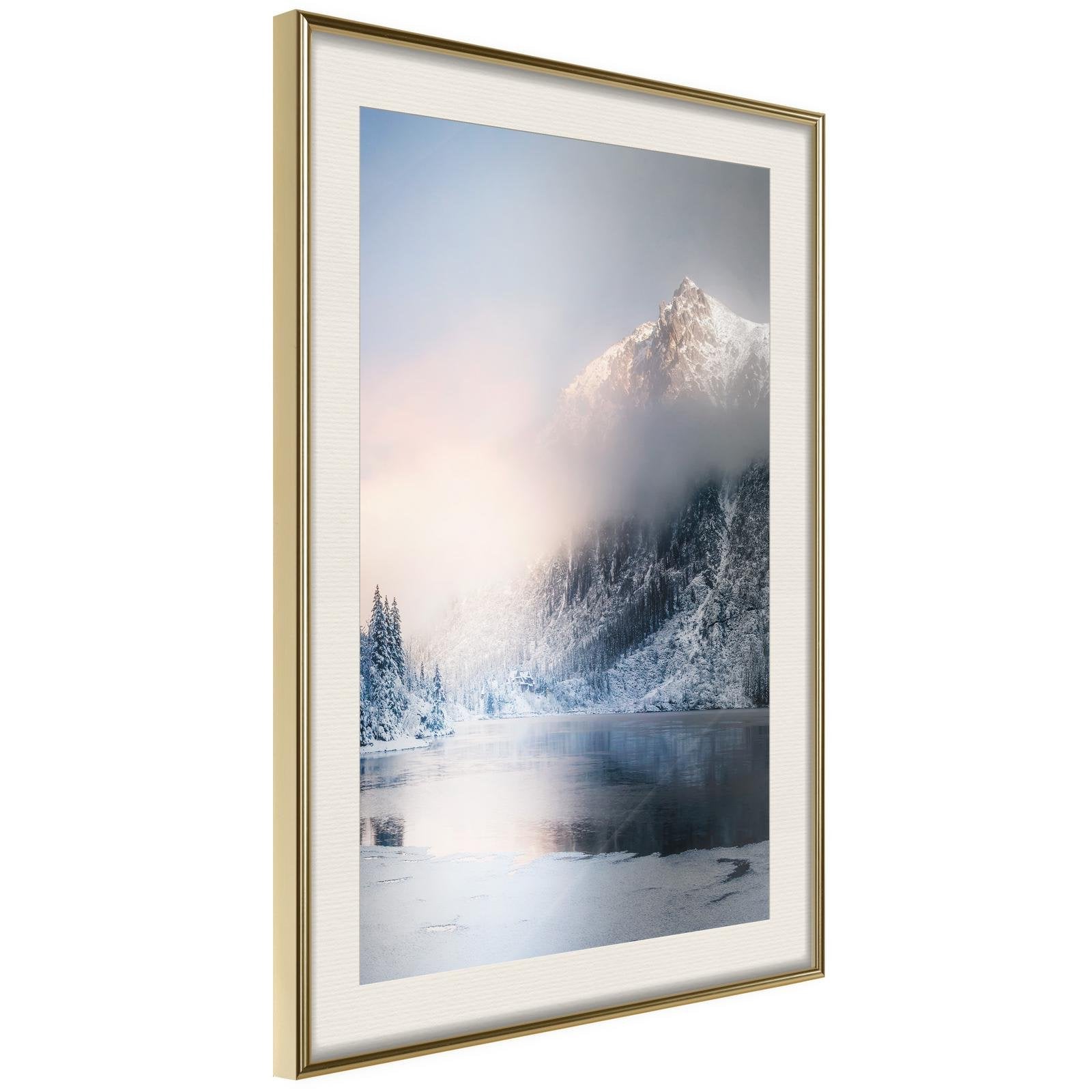 Läs mer om Inramad Poster / Tavla - Winter in the Mountains - 20x30 Guldram med passepartout