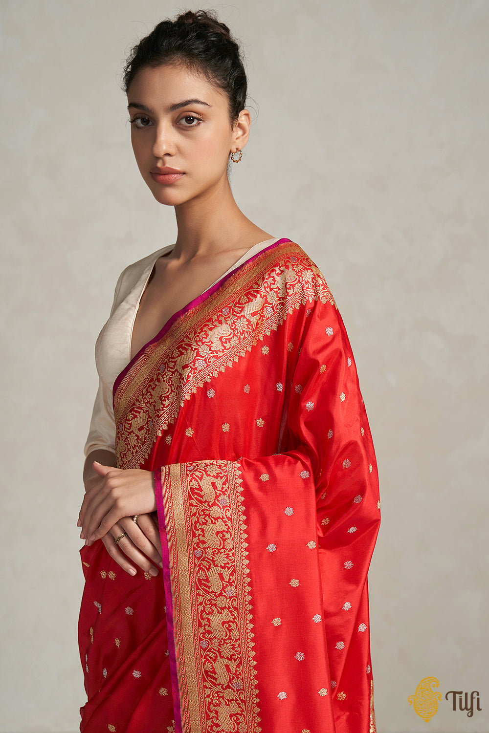 Nayantara' Red Pure Katan Silk Banarasi Handloom Saree - Tilfi
