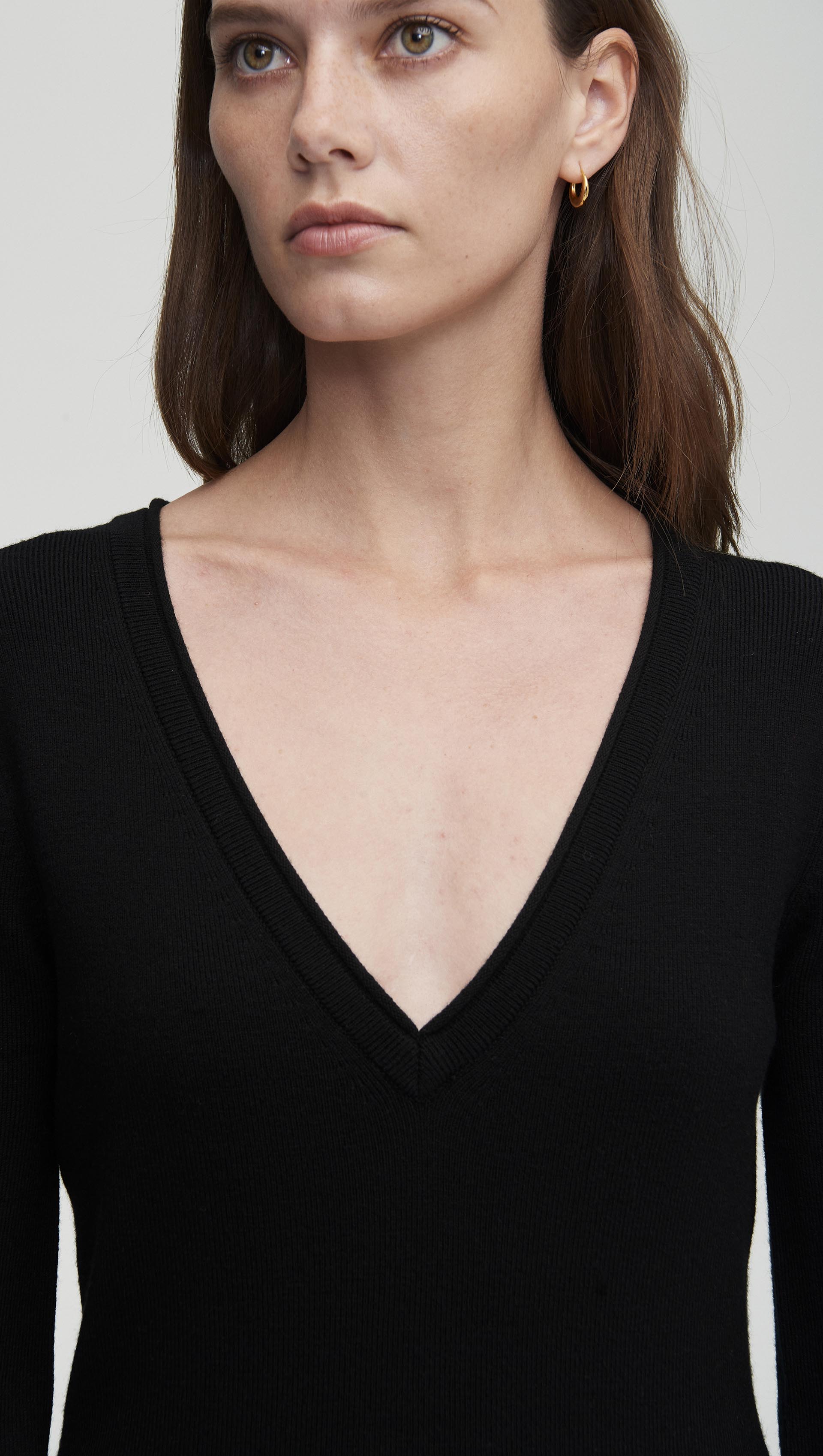 Argent Everyday V-Neck Knit Dresss in Merino Wool | Black