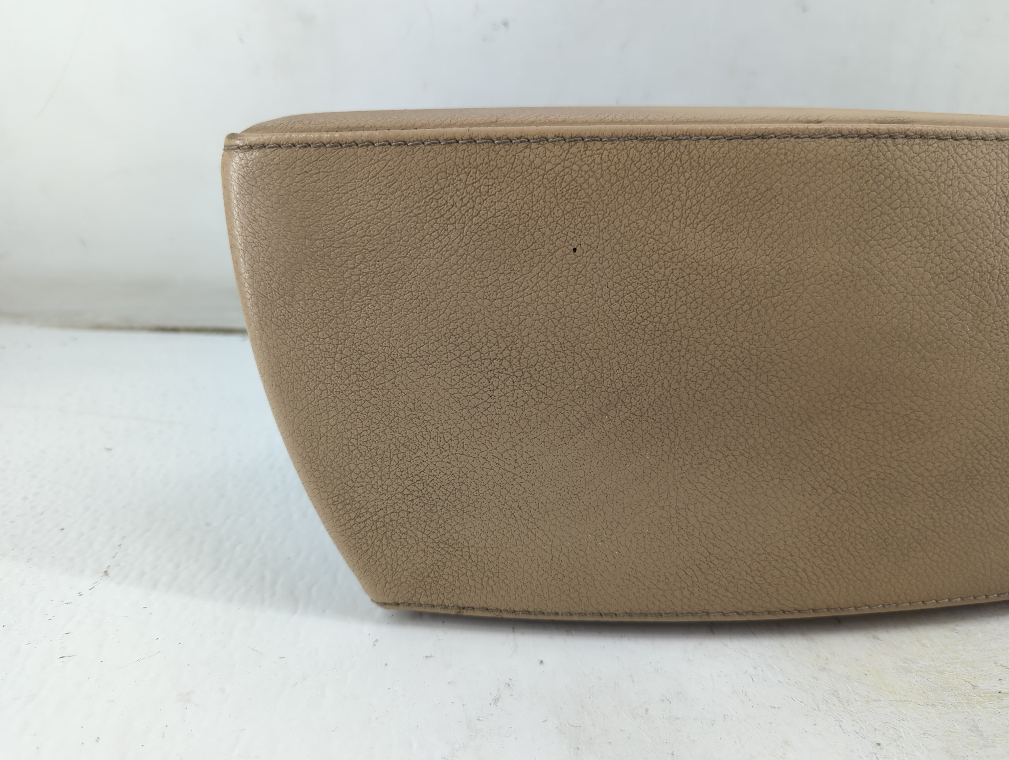 2004-2010 Bmw X3 Center Console Armrest Cover Lid P/N:342041501 Fits Fits 2004 2005 2006 2007 2008 2009 2010 OEM Used Auto Parts - Oemusedautoparts1.com
