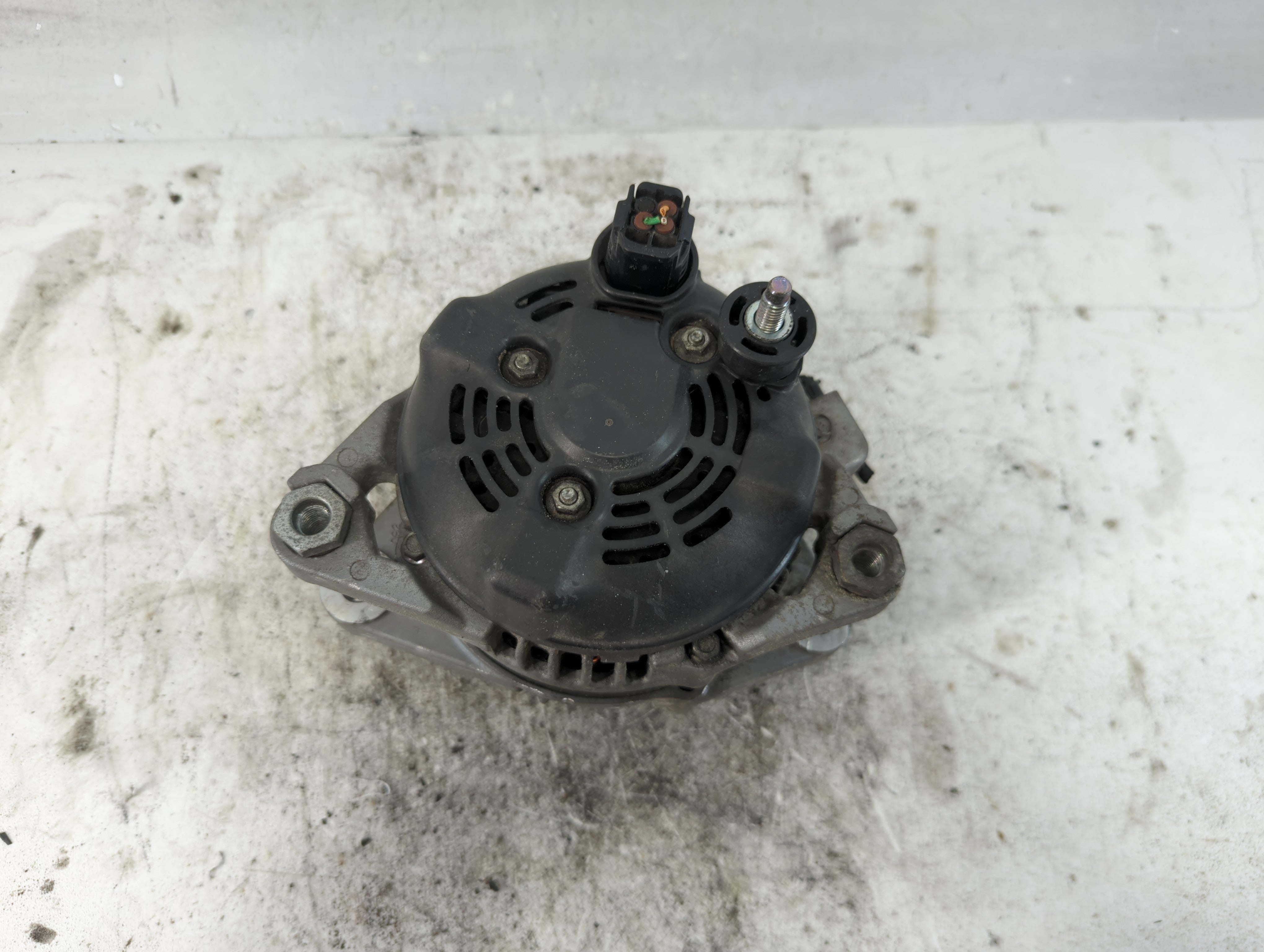 2010-2018 Hyundai Santa Fe Alternator Replacement Generator Charging Assembly Engine OEM P/N:104210-2870 37300-3C510 Fits OEM Used Auto Parts - Oemusedautoparts1.com