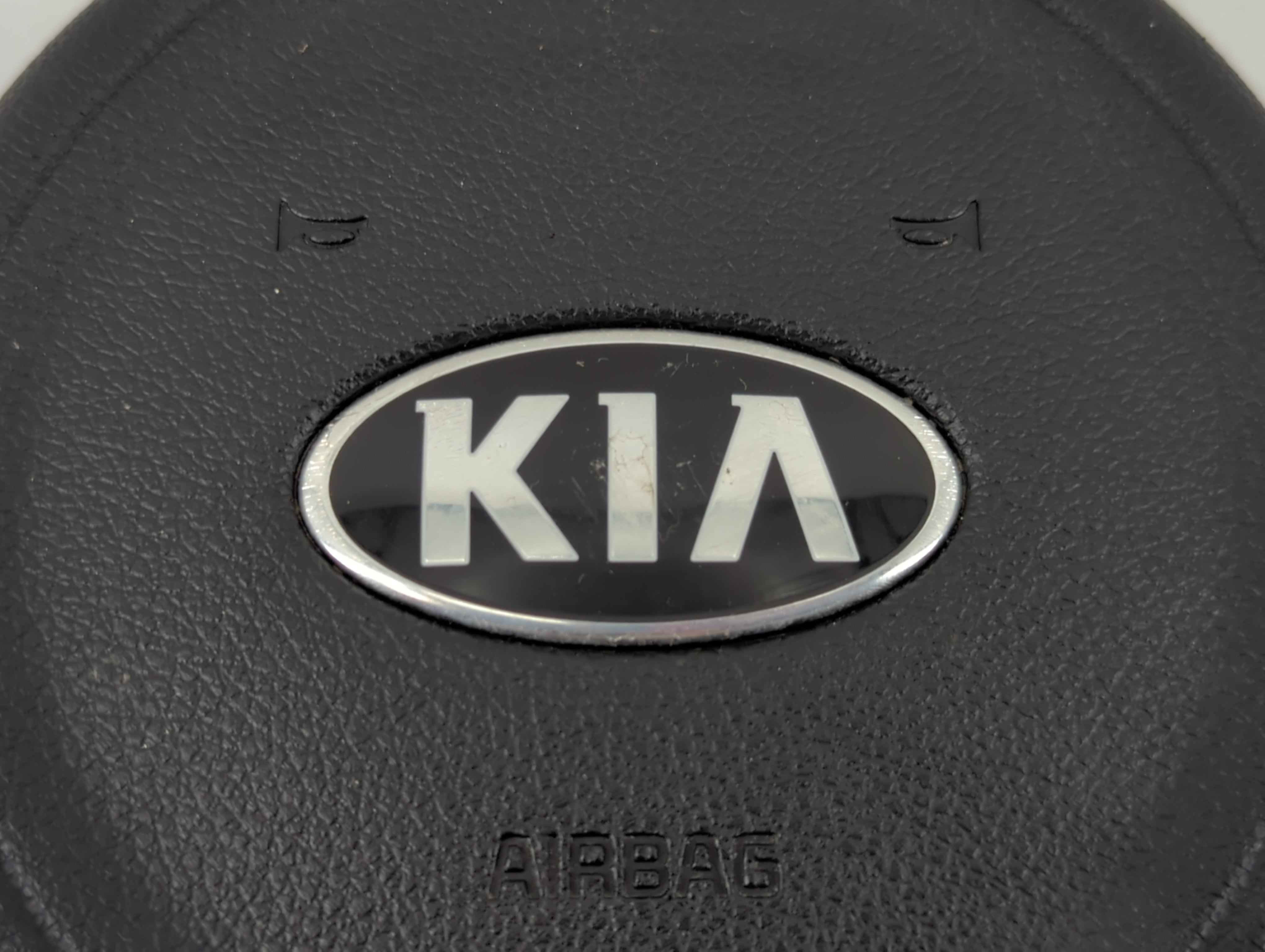 2016-2018 Kia Optima Air Bag Driver Left Steering Wheel Mounted P/N:1048617 Fits Fits 2016 2017 2018 OEM Used Auto Parts - Oemusedautoparts1.com