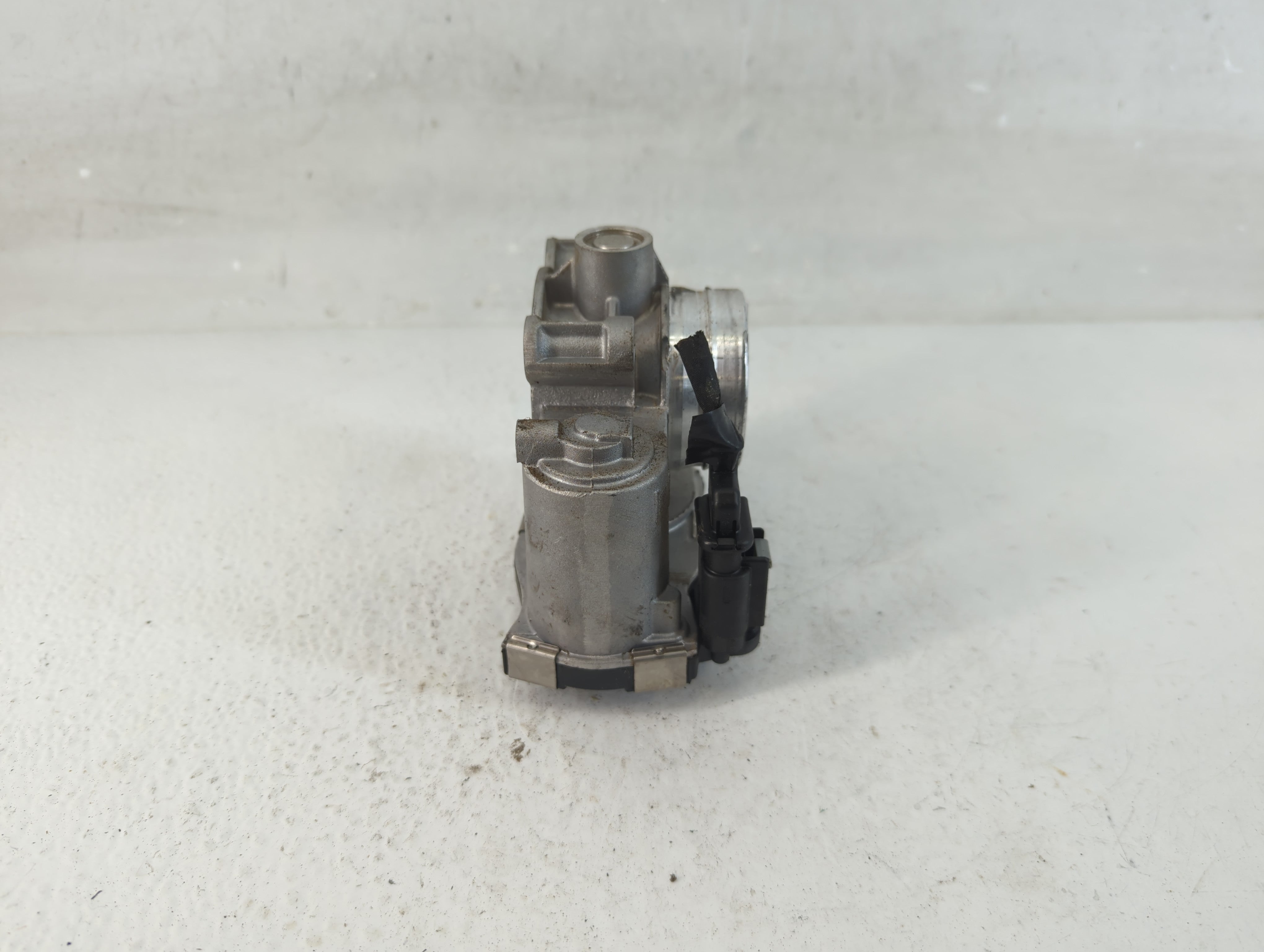 2016-2021 Chevrolet Malibu Throttle Body P/N:12671379AA Fits Fits 2016 2017 2018 2019 2020 2021 2022 OEM Used Auto Parts - Oemusedautoparts1.com