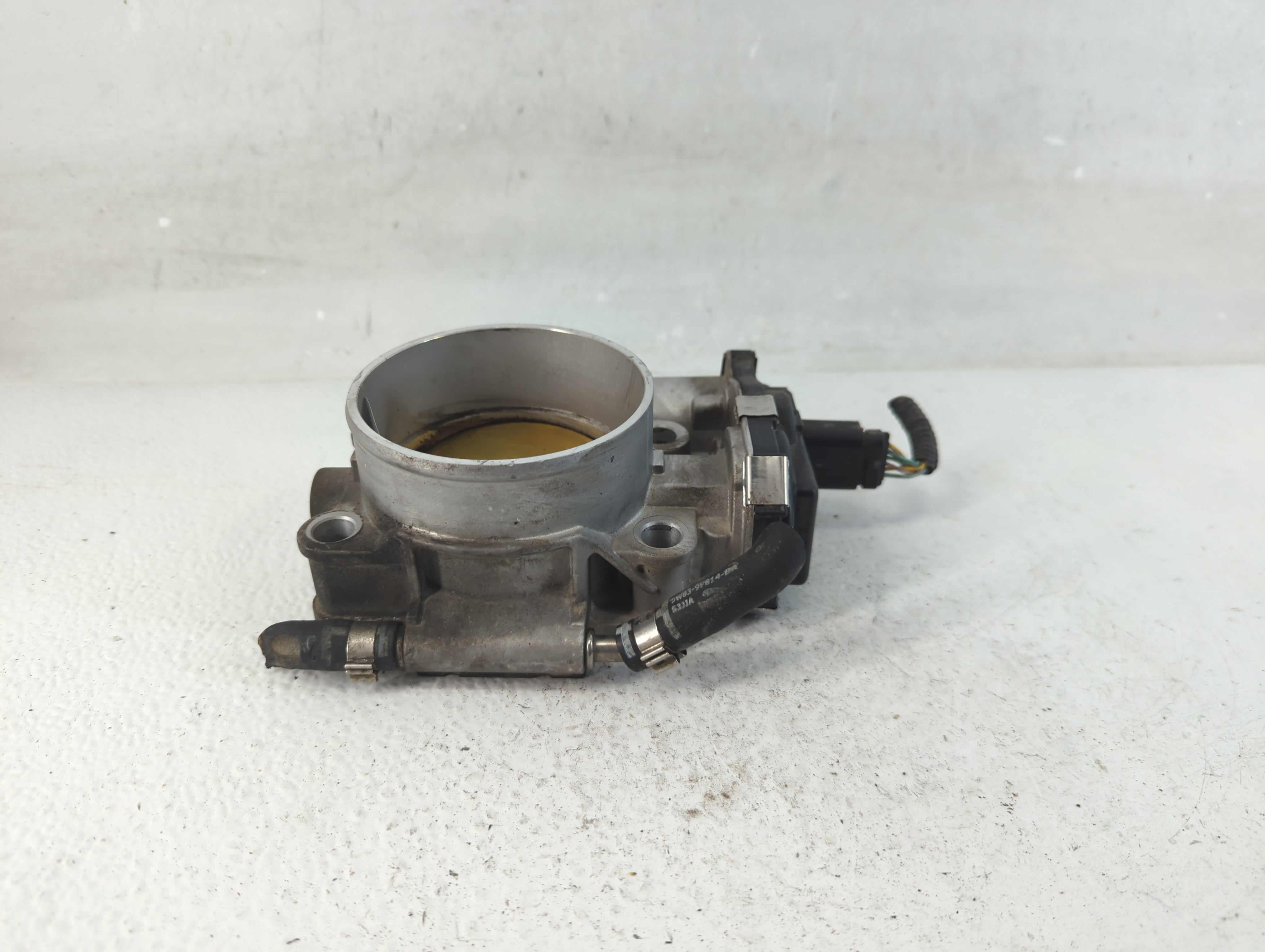 2013-2020 Land Rover Range Rover Throttle Body P/N:DX23-9F991-AB Fits Fits 2013 2014 2015 2016 2017 2018 2019 2020 OEM Used Auto Parts - Oemusedautoparts1.com