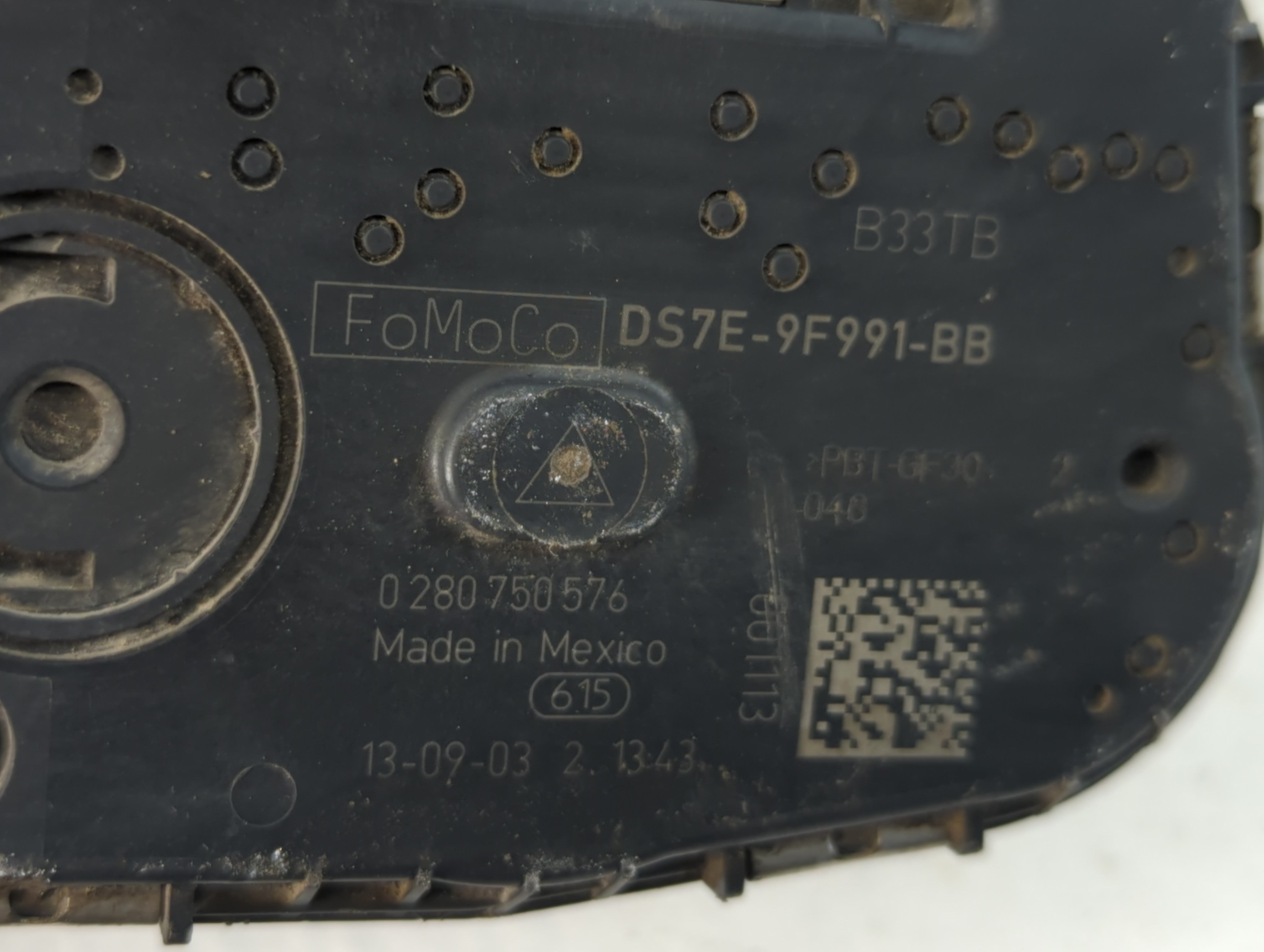 2014-2018 Ford Focus Throttle Body P/N:DS7E-9F991-BB Fits Fits 2014 2015 2016 2017 2018 2019 2020 2021 2022 OEM Used Auto Parts - Oemusedautoparts1.com