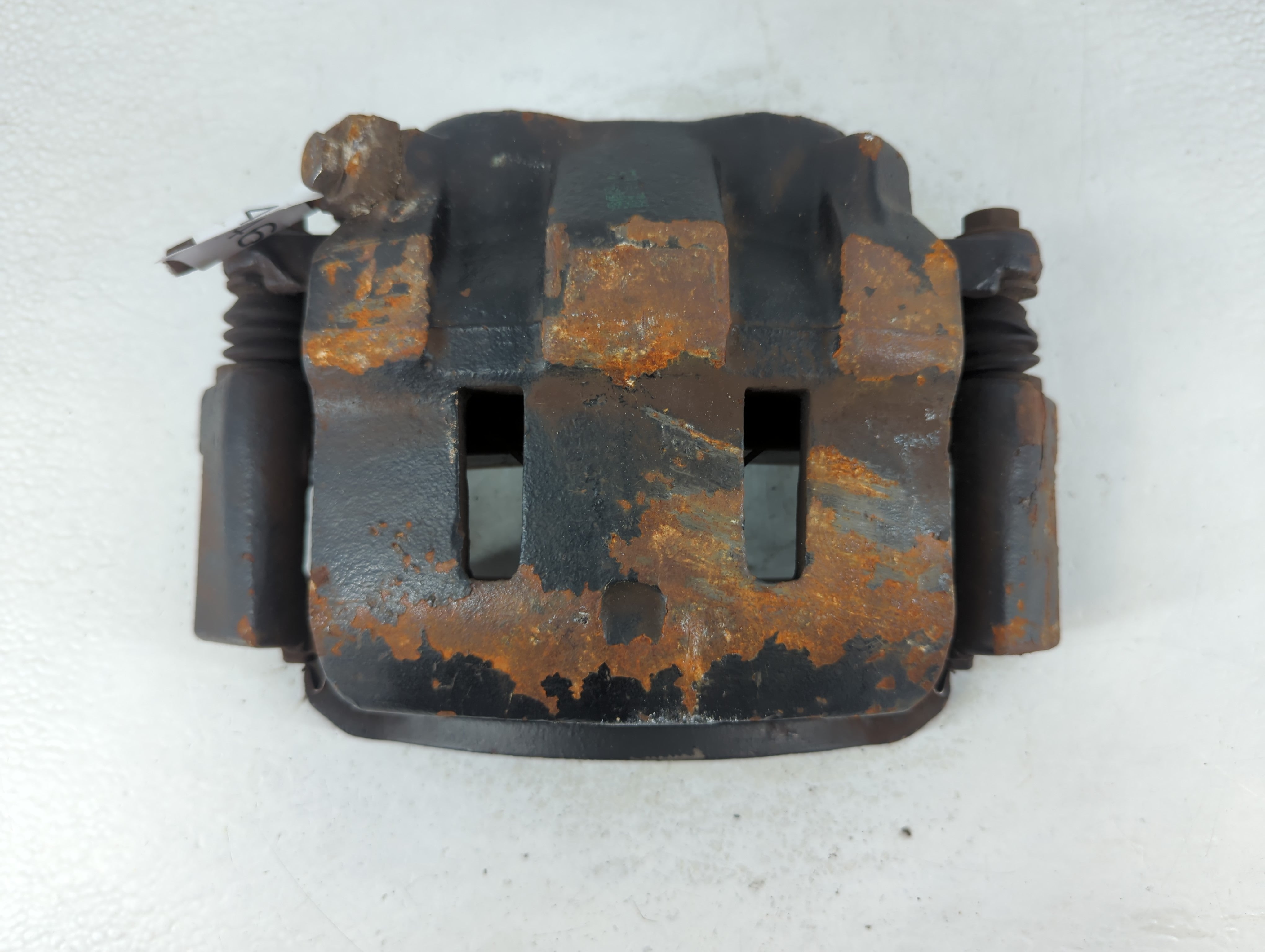 Ford Excursion Rear Driver Left Brake Caliper - Oemusedautoparts1.com