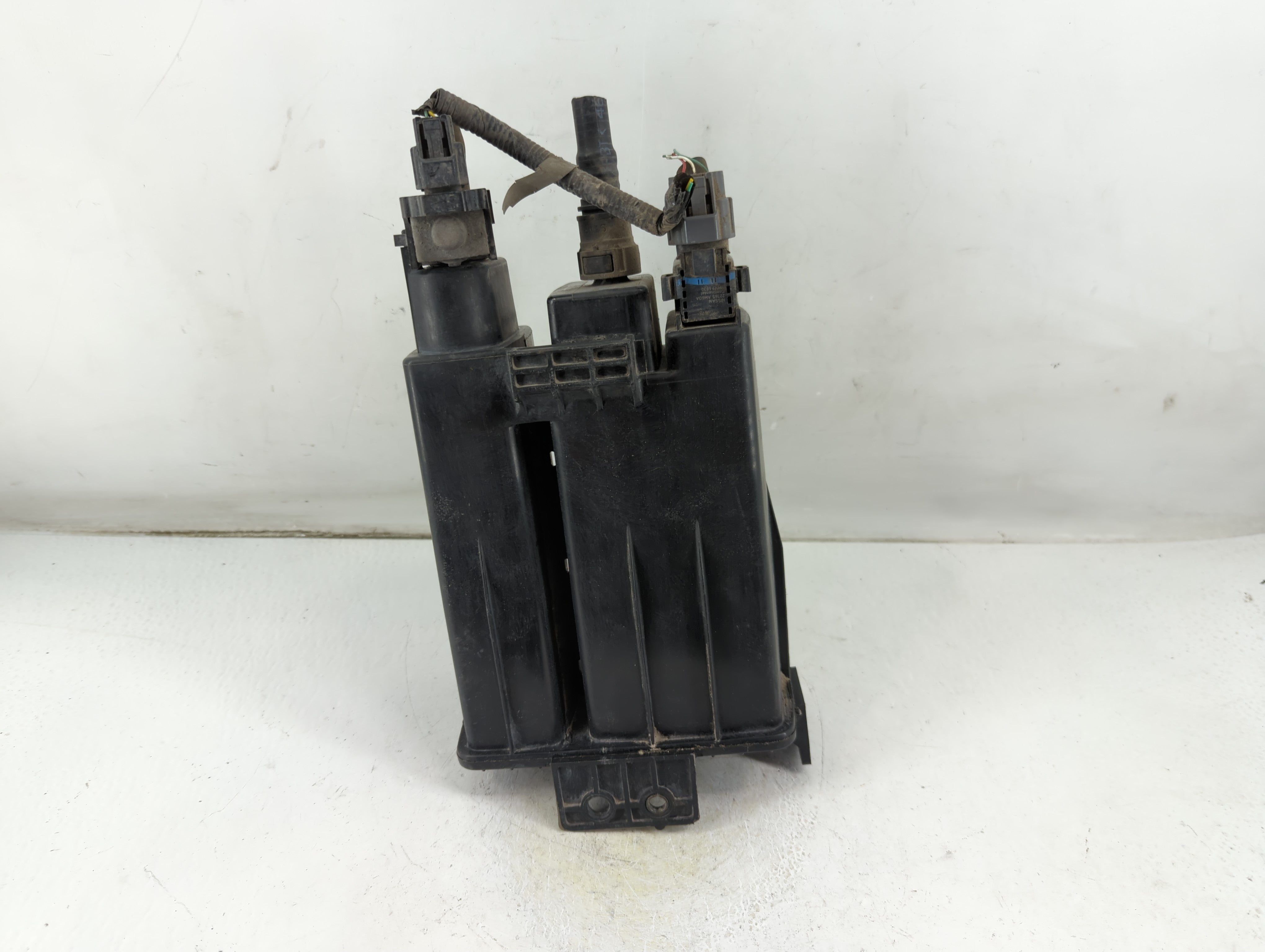 2014 Nissan Pathfinder Fuel Vapor Charcoal Canister - Oemusedautoparts1.com