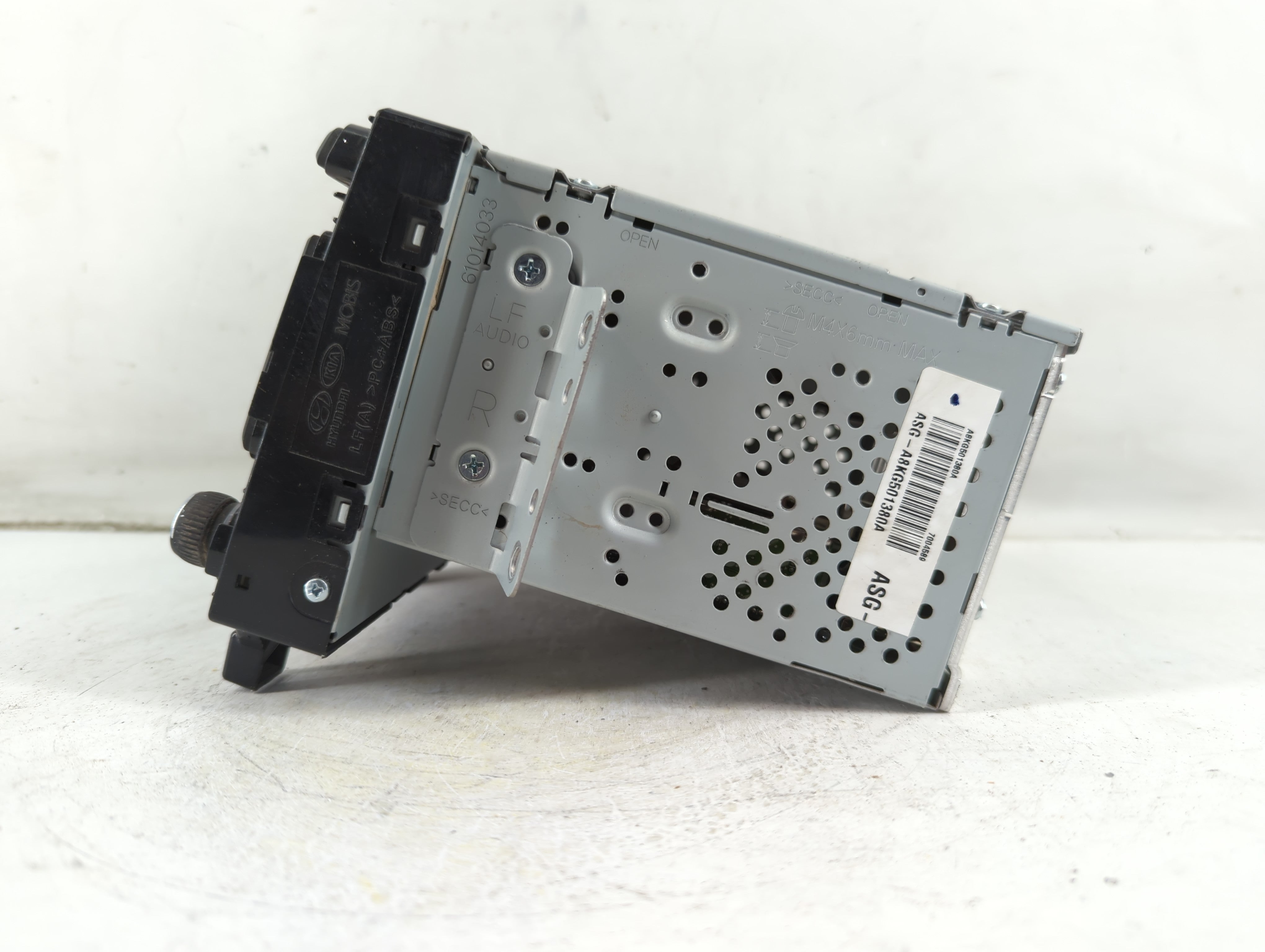 2015-2017 Hyundai Sonata Radio AM FM Cd Player Receiver Replacement P/N:96170-C20504X Fits Fits 2015 2016 2017 OEM Used Auto Parts - Oemusedautoparts1.com