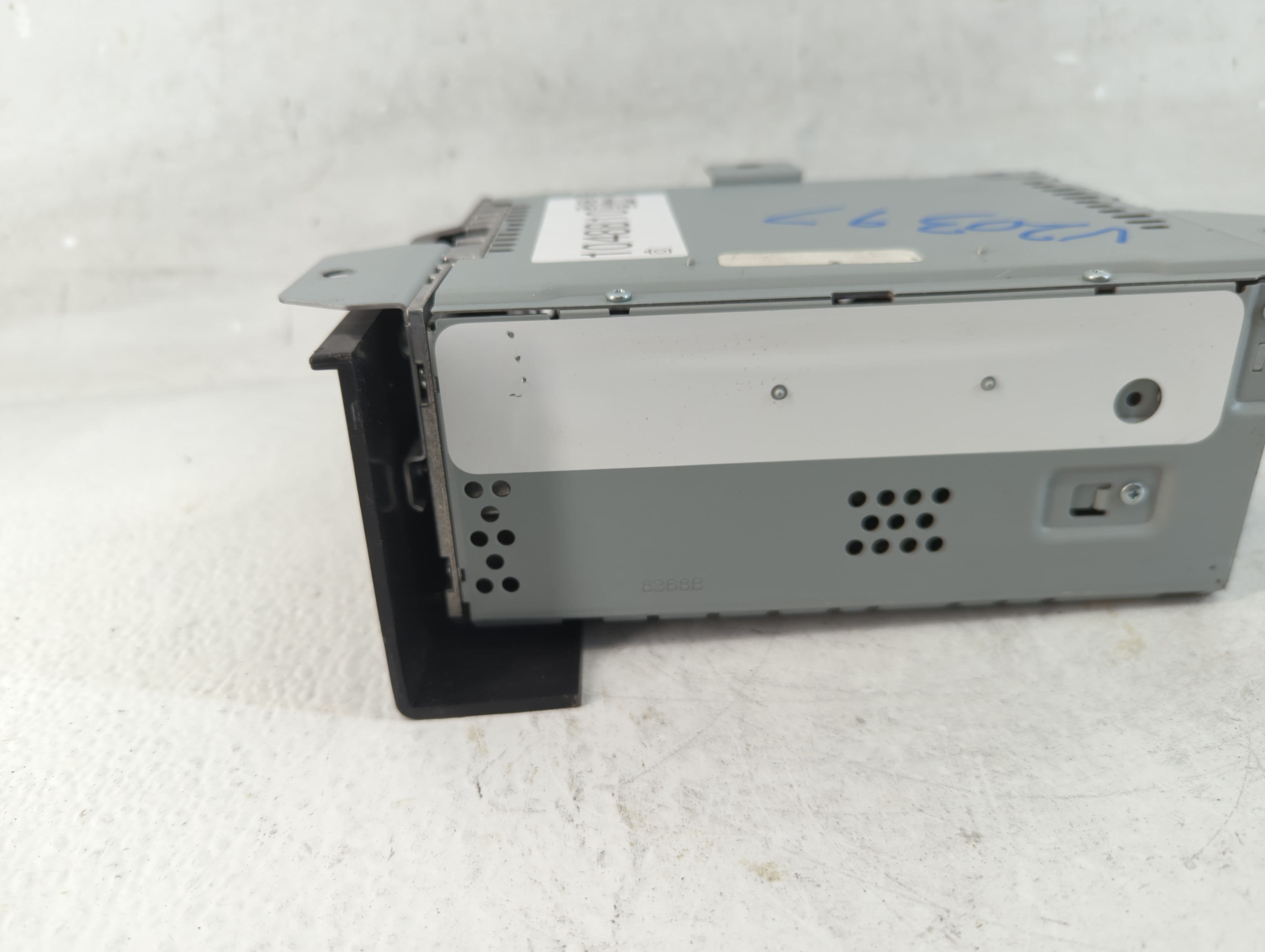 2017-2020 Lincoln Mkz Radio AM FM Cd Player Receiver Replacement P/N:HP5T-18D818-FA Fits Fits 2017 2018 2019 2020 OEM Used Auto Parts - Oemusedautoparts1.com