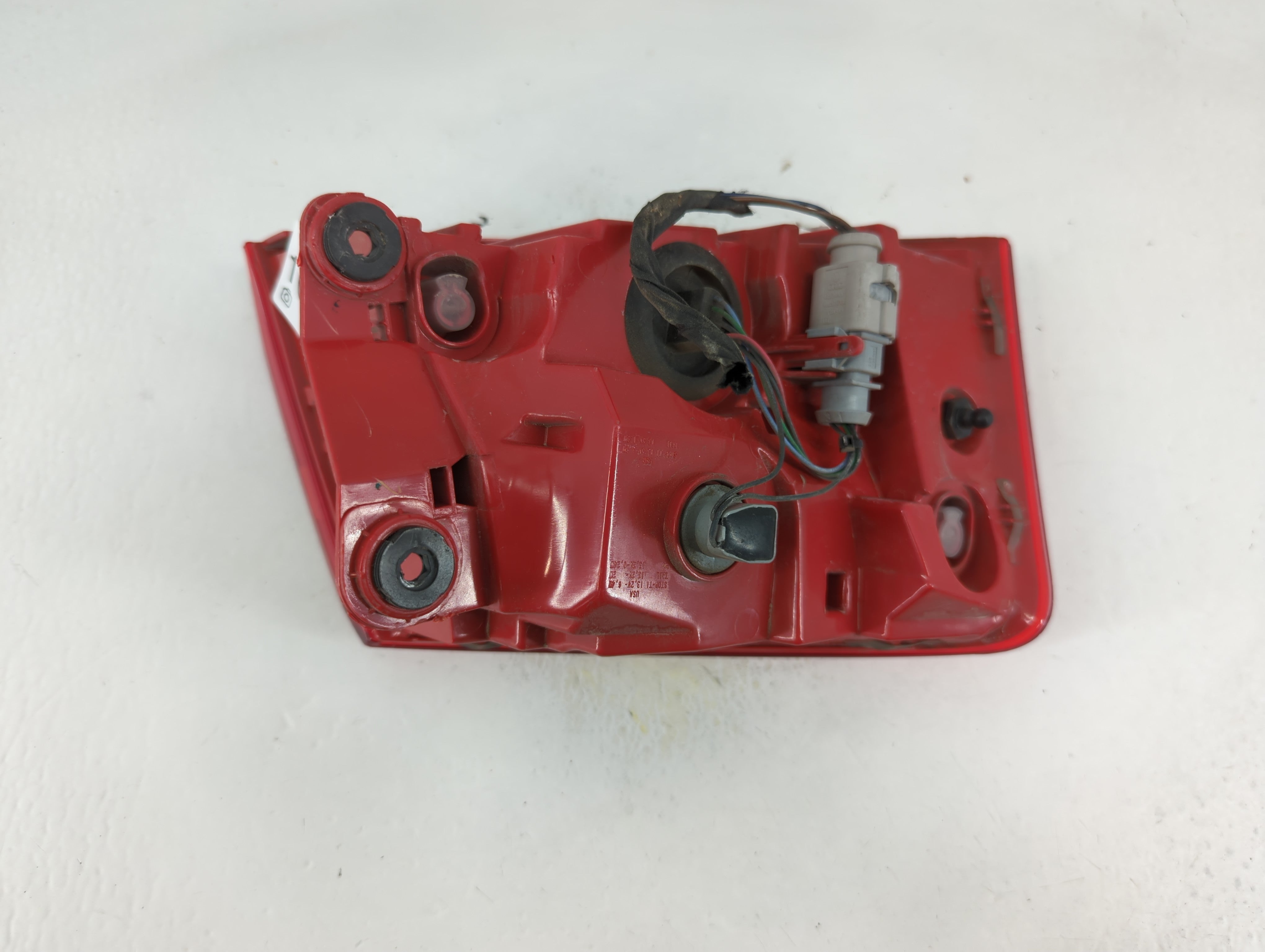 2012-2015 Audi A6 Tail Light Assembly Passenger Right OEM P/N:4G5 945 096 B Fits Fits 2012 2013 2014 2015 OEM Used Auto Parts - Oemusedautoparts1.com