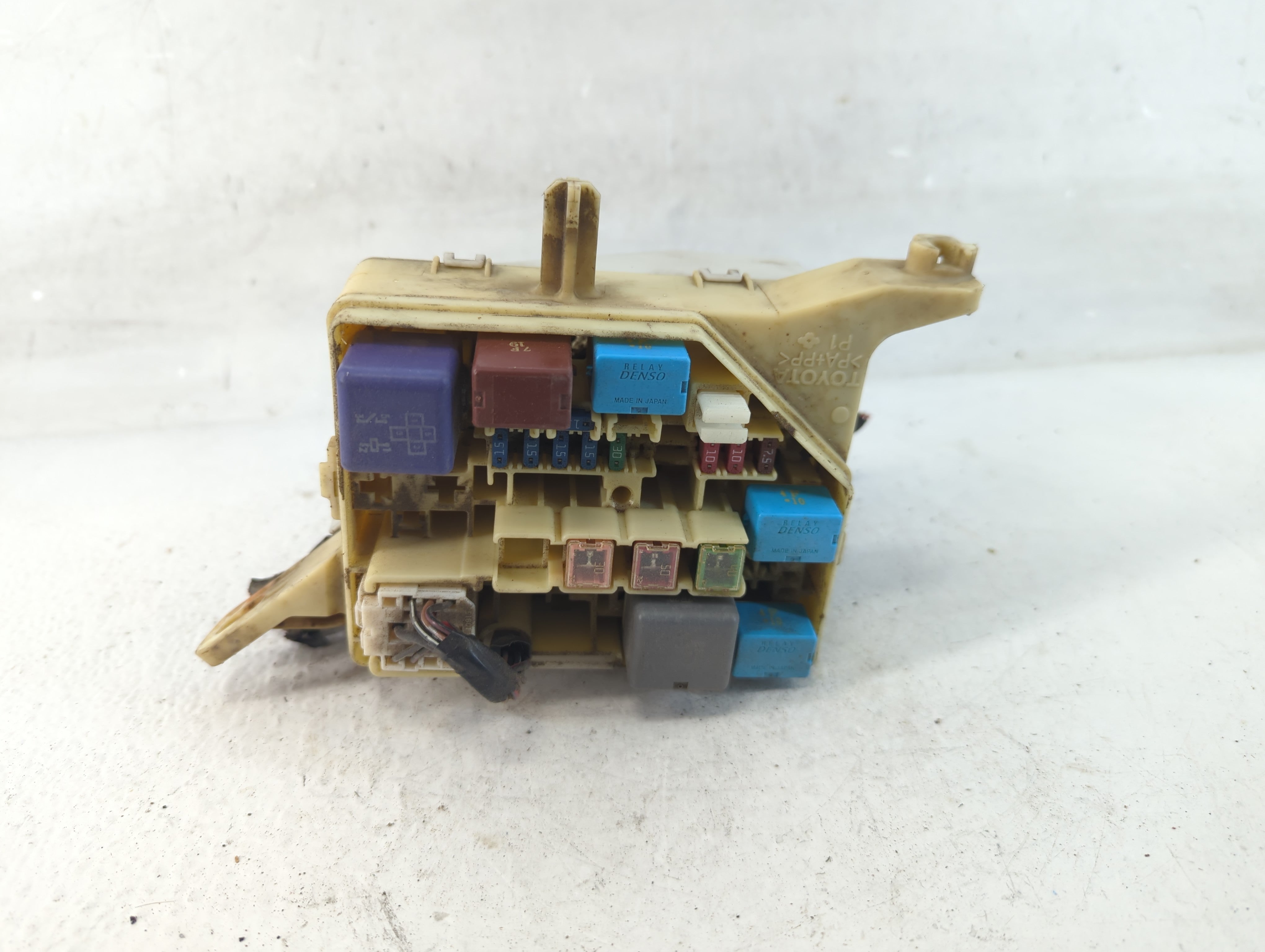 2004-2006 Scion Xb Fusebox Fuse Box Panel Relay Module Fits Fits 2004 2005 2006 OEM Used Auto Parts - Oemusedautoparts1.com