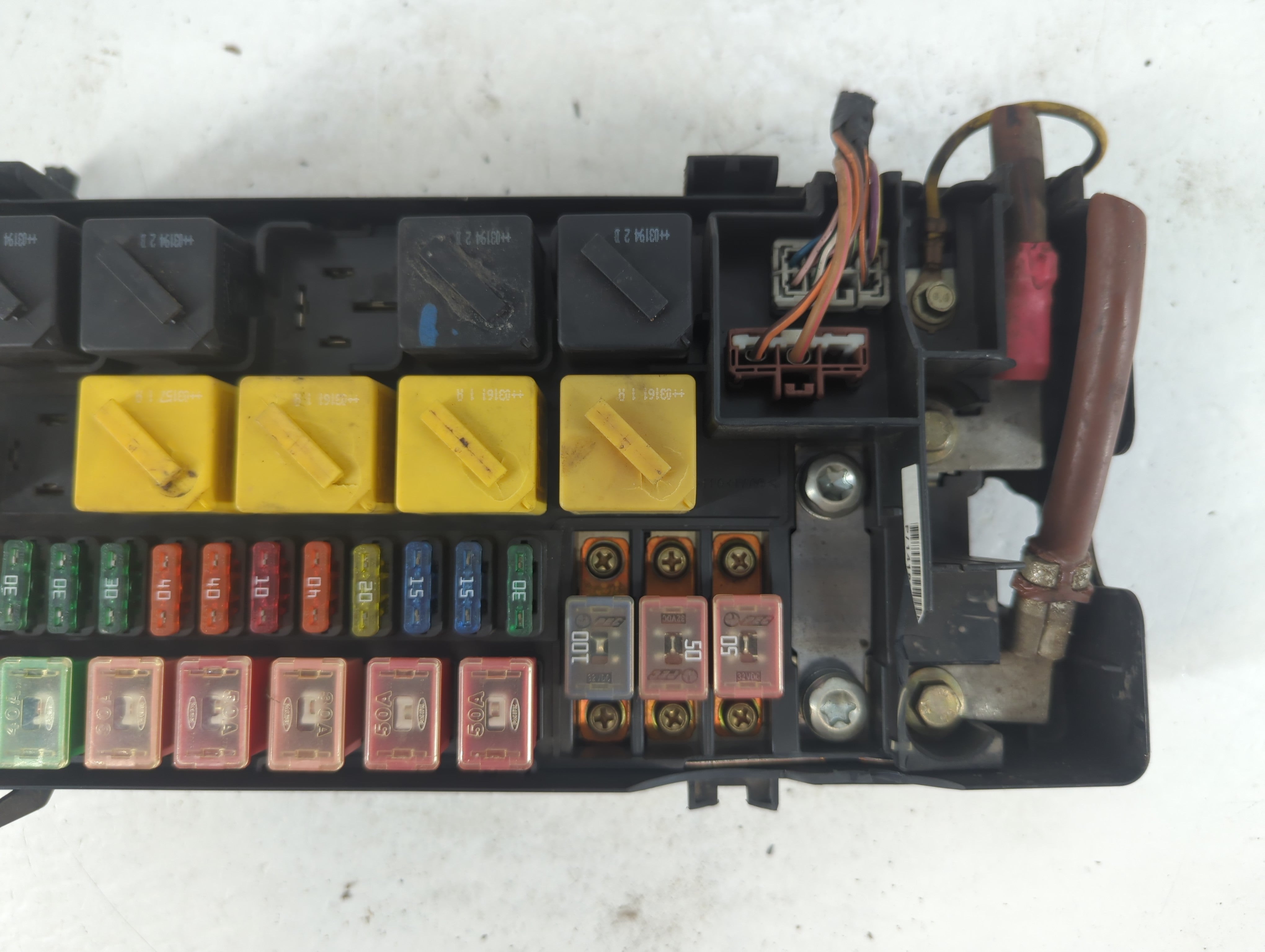 2003 Land Rover Discovery Fusebox Fuse Box Panel Relay Module Fits OEM Used Auto Parts - Oemusedautoparts1.com