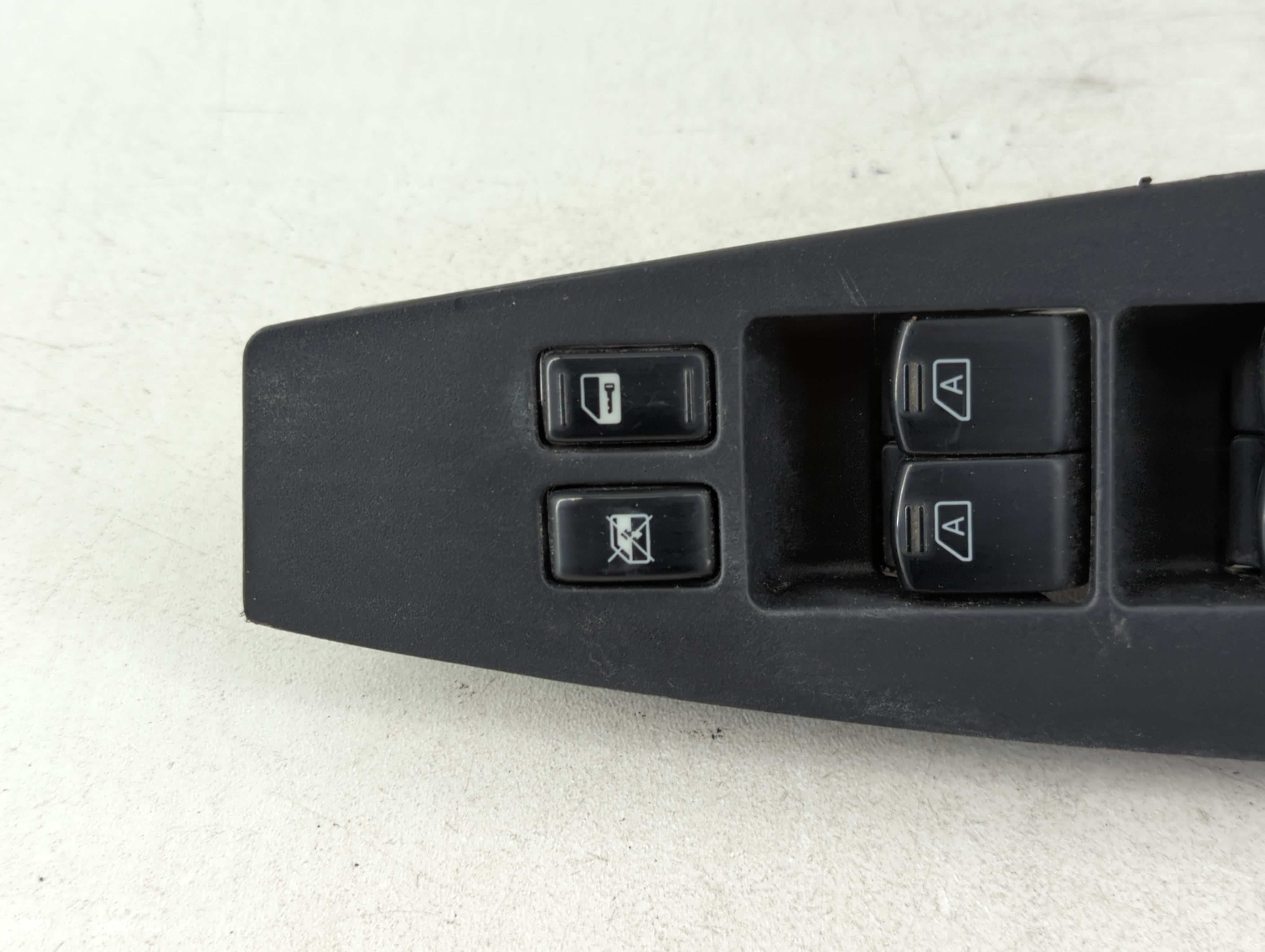 2004-2007 Nissan Quest Master Power Window Switch Replacement Driver Side Left P/N:80961 5Z100 Fits Fits 2004 2005 2006 2007 OEM Used Auto Parts - Oemusedautoparts1.com