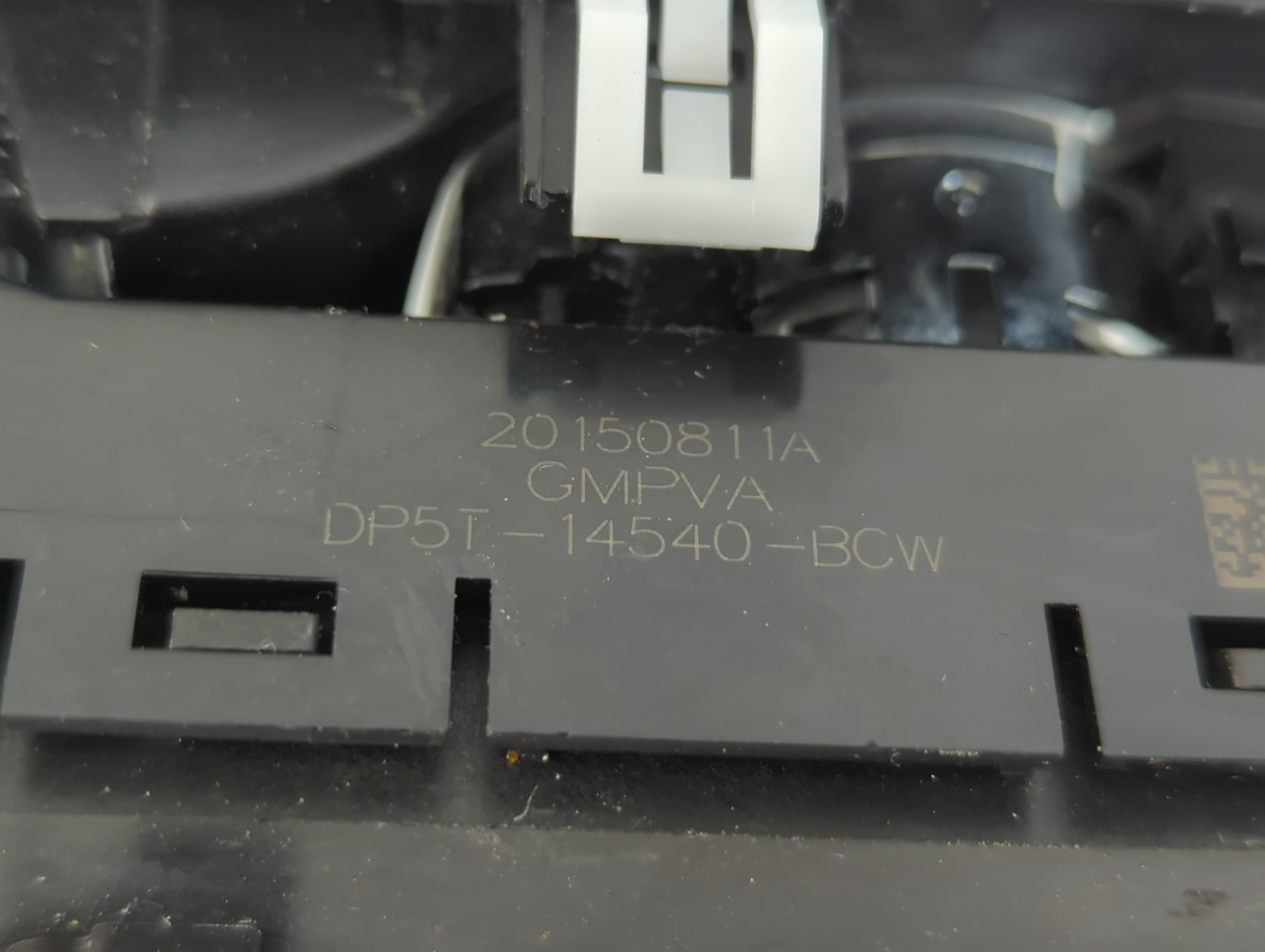 2016 Lincoln Mkx Master Power Window Switch Replacement Driver Side Left P/N:DP5T-14540-BCW Fits Fits 2015 2017 2018 2019 2020 OEM Used Auto Parts - Oemusedautoparts1.com