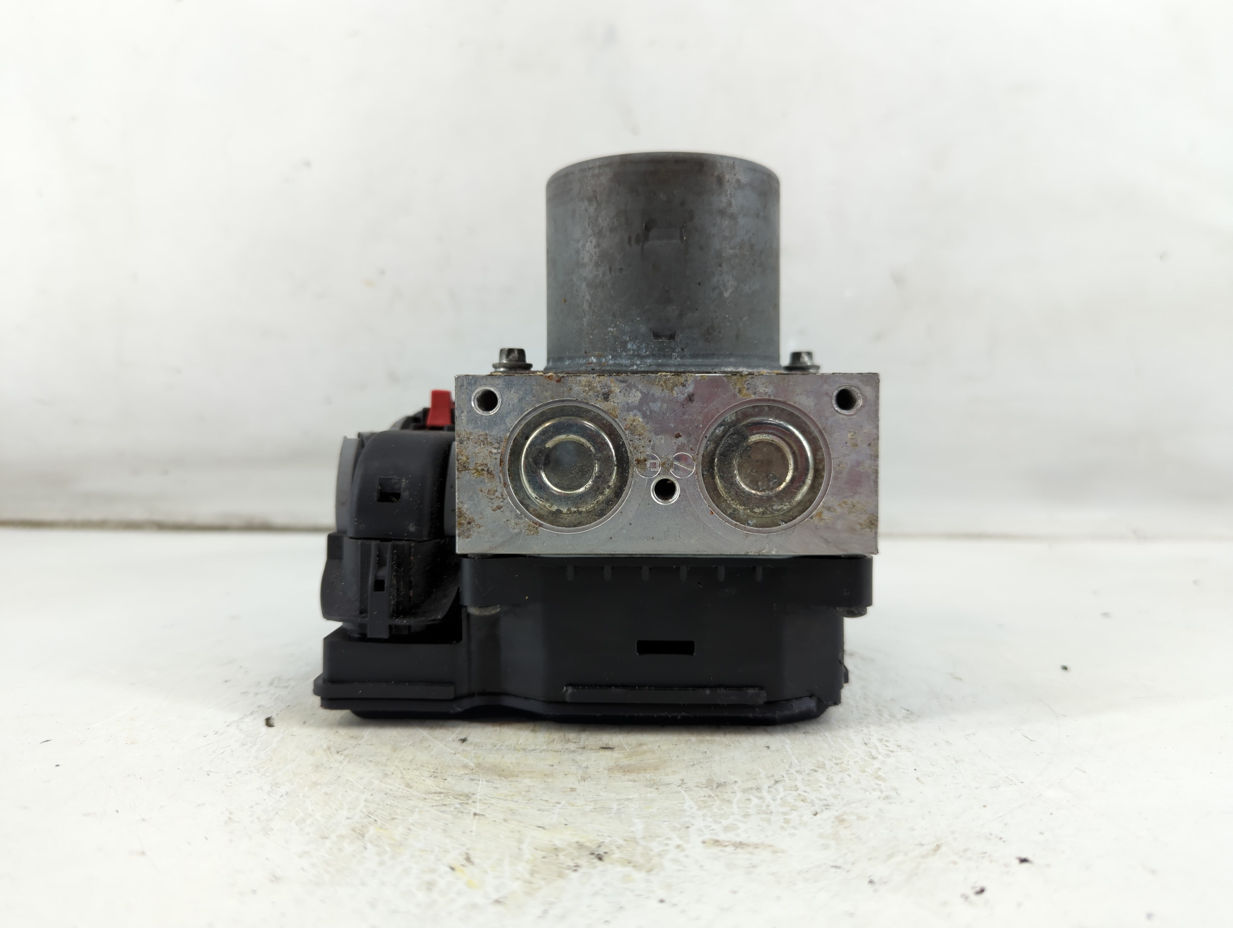 2015-2018 Volkswagen Tiguan ABS Pump Control Module Replacement P/N:5N0 614 109 BN Fits Fits 2015 2016 2017 2018 OEM Used Auto Parts - Oemusedautoparts1.com