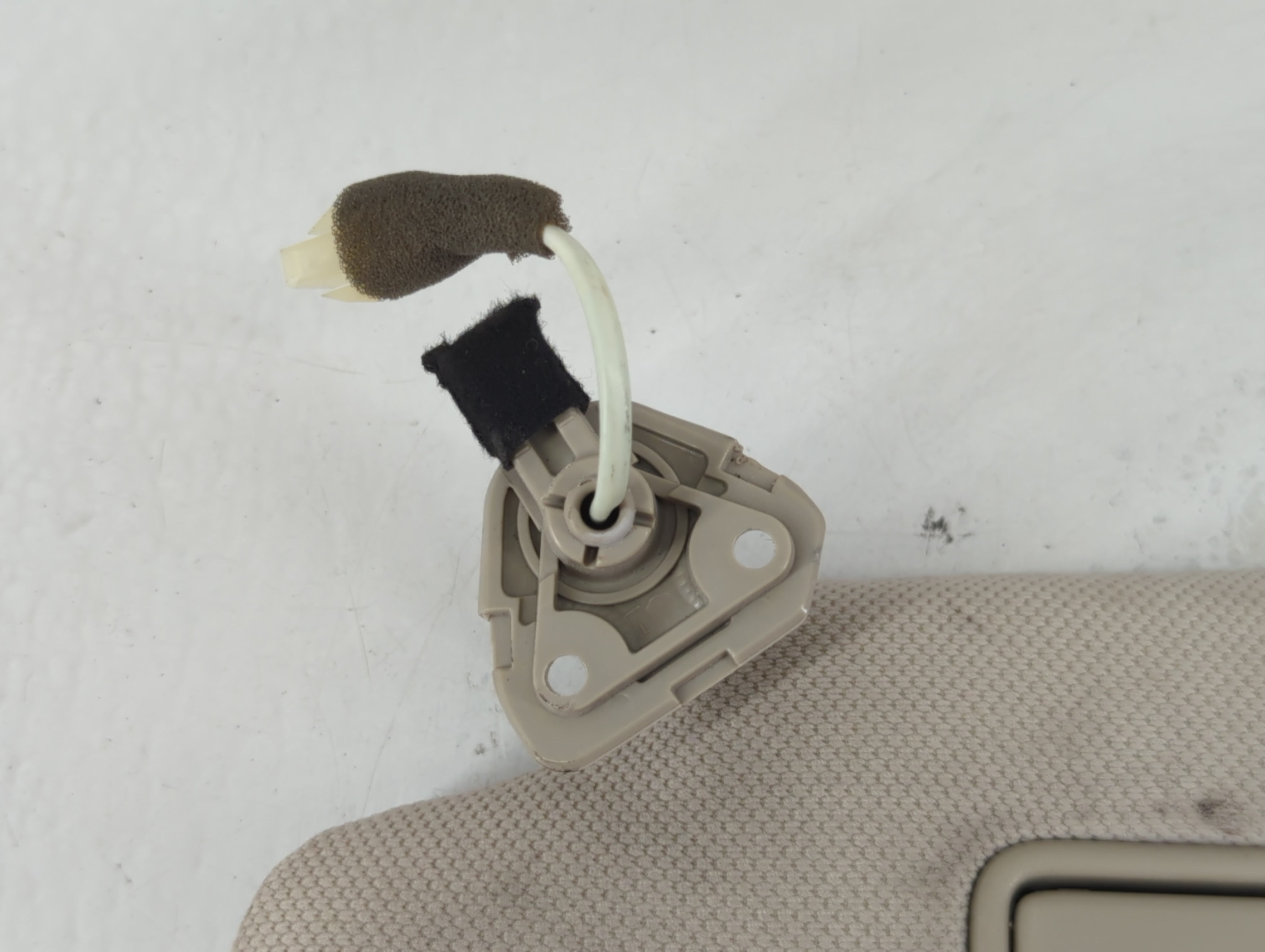 2006-2010 Infiniti M35 Sun Visor Shade Replacement Driver Left Mirror Fits Fits 2006 2007 2008 2009 2010 OEM Used Auto Parts - Oemusedautoparts1.com