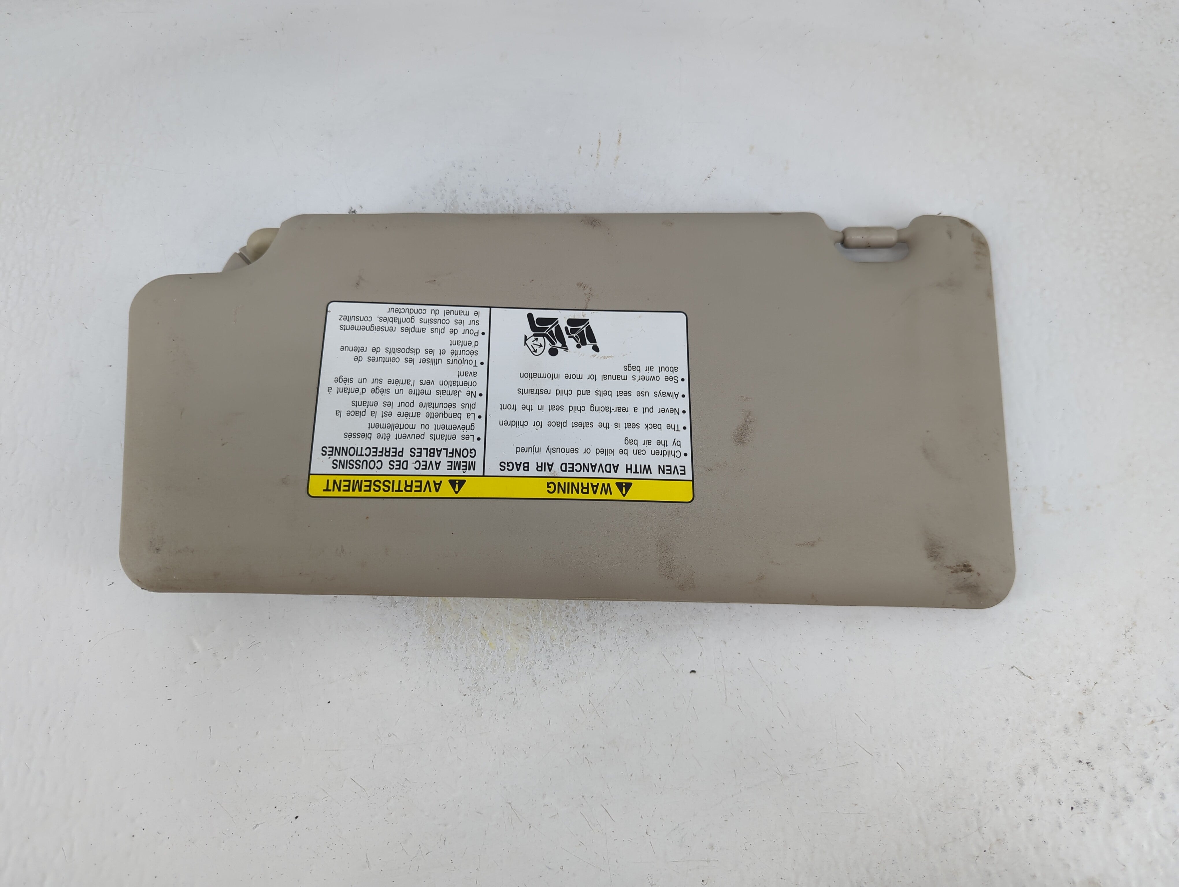 2014-2017 Nissan Rogue Sun Visor Shade Replacement Passenger Right Mirror Fits Fits 2014 2015 2016 2017 OEM Used Auto Parts - Oemusedautoparts1.com