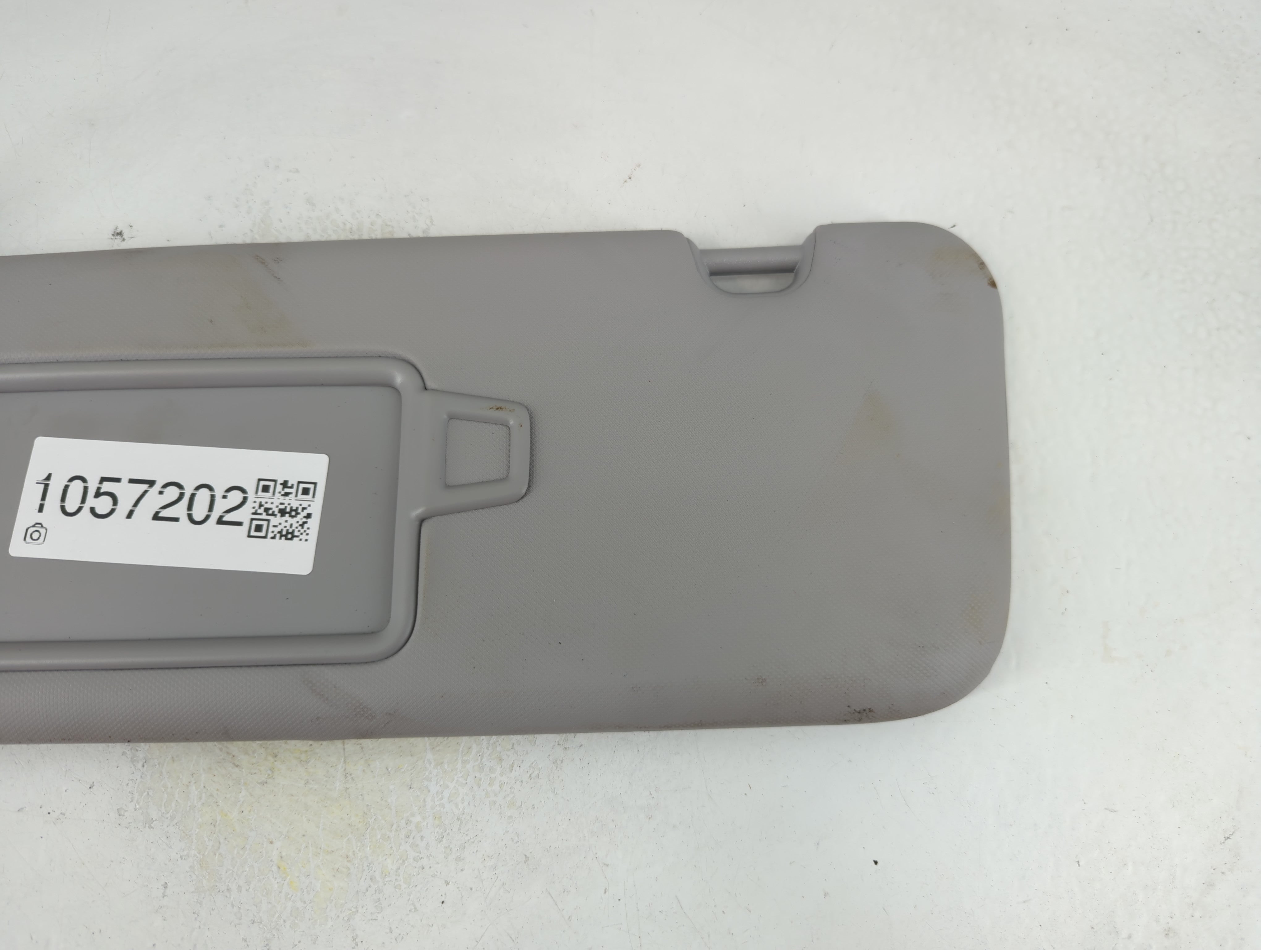 2017-2020 Hyundai Elantra Sun Visor Shade Replacement Driver Left Mirror Fits Fits 2017 2018 2019 2020 OEM Used Auto Parts - Oemusedautoparts1.com
