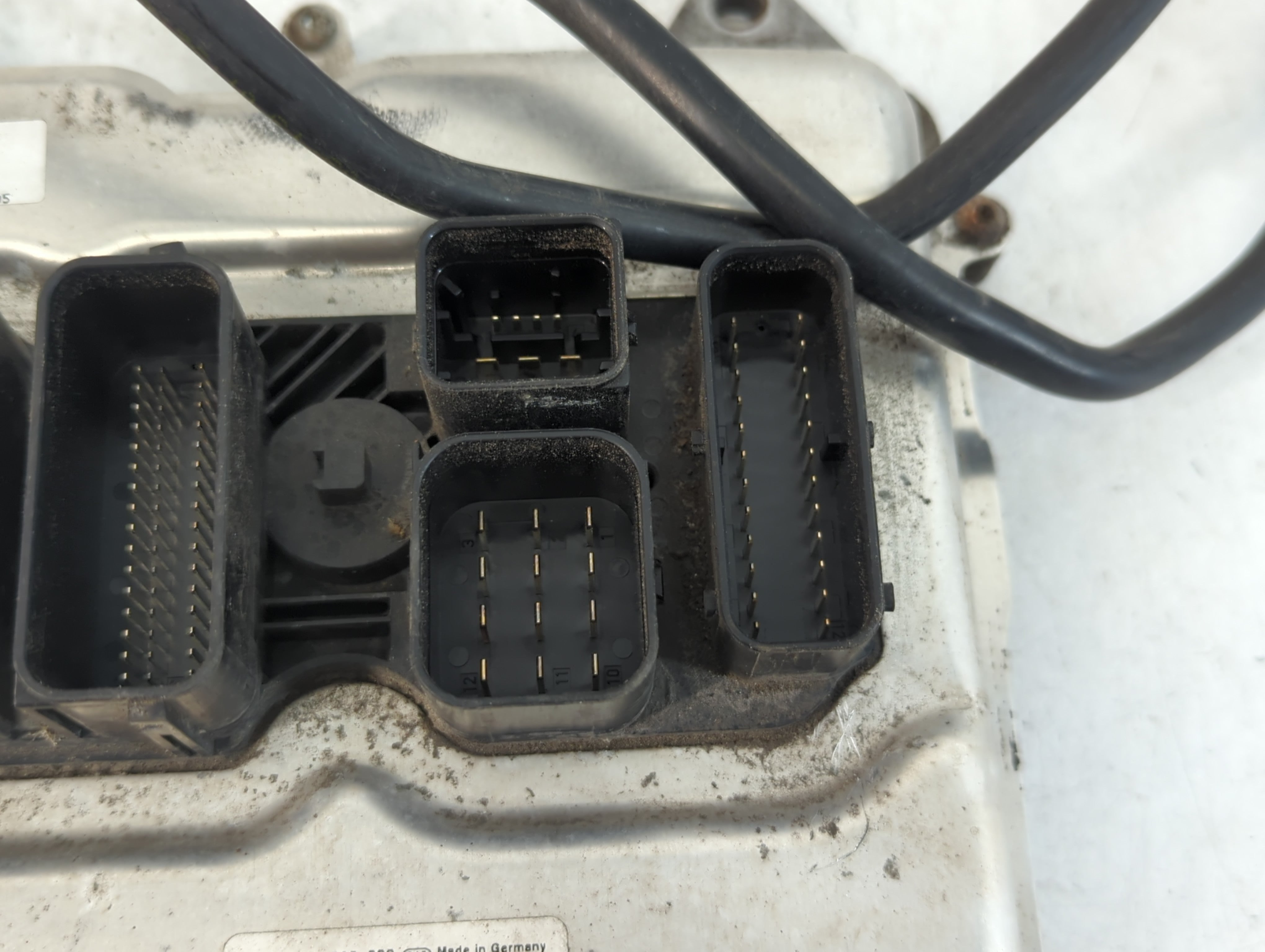 2014-2015 Bmw 750i PCM Engine Control Computer ECU ECM PCU OEM P/N:030006787 0 261 S09 662 Fits Fits 2014 2015 2016 2017 2018 2019 OEM Used Auto Parts - Oemusedautoparts1.com