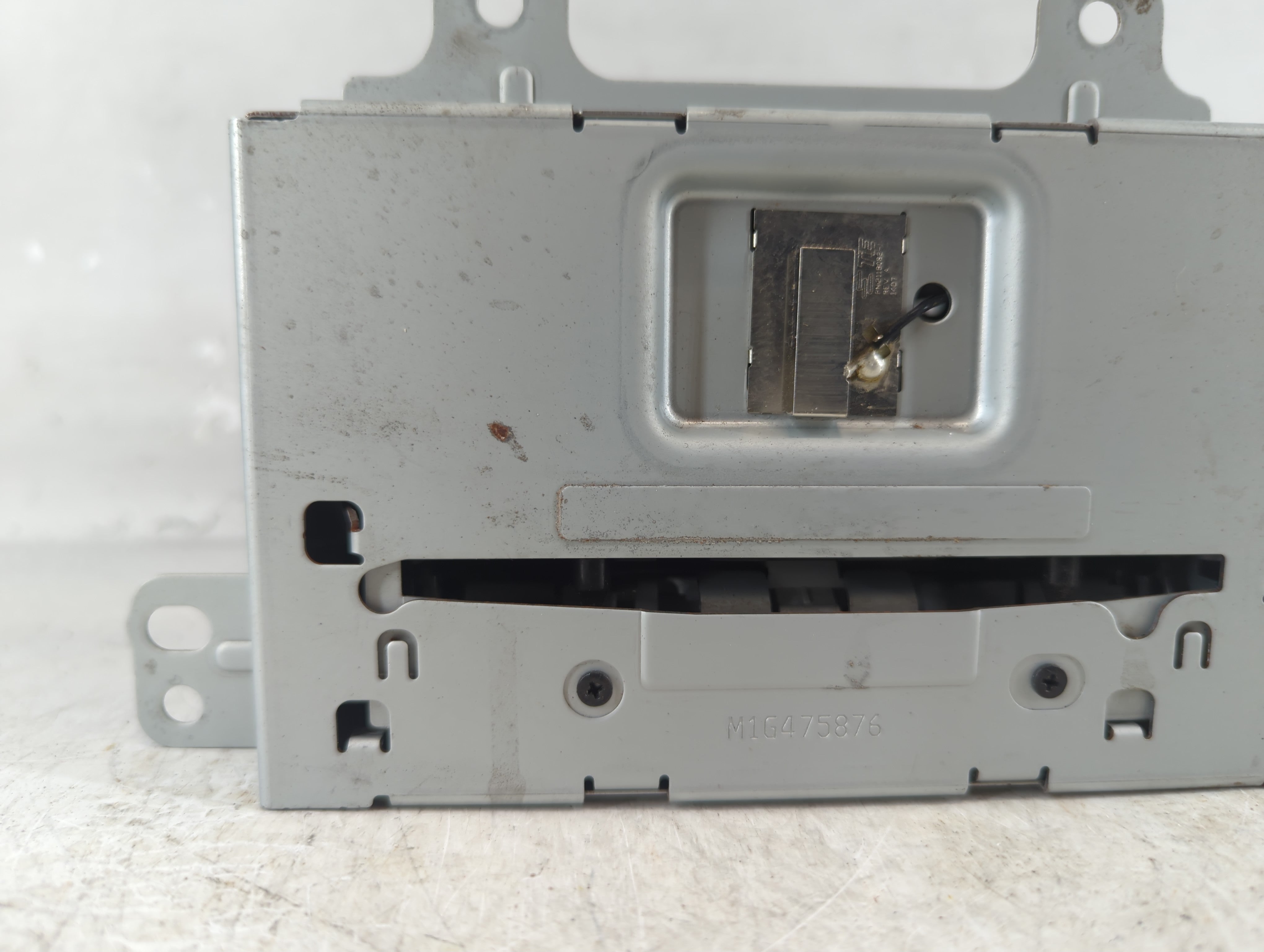 2012-2015 Chevrolet Equinox Radio AM FM Cd Player Receiver Replacement P/N:23284452 Fits Fits 2012 2013 2014 2015 OEM Used Auto Parts - Oemusedautoparts1.com