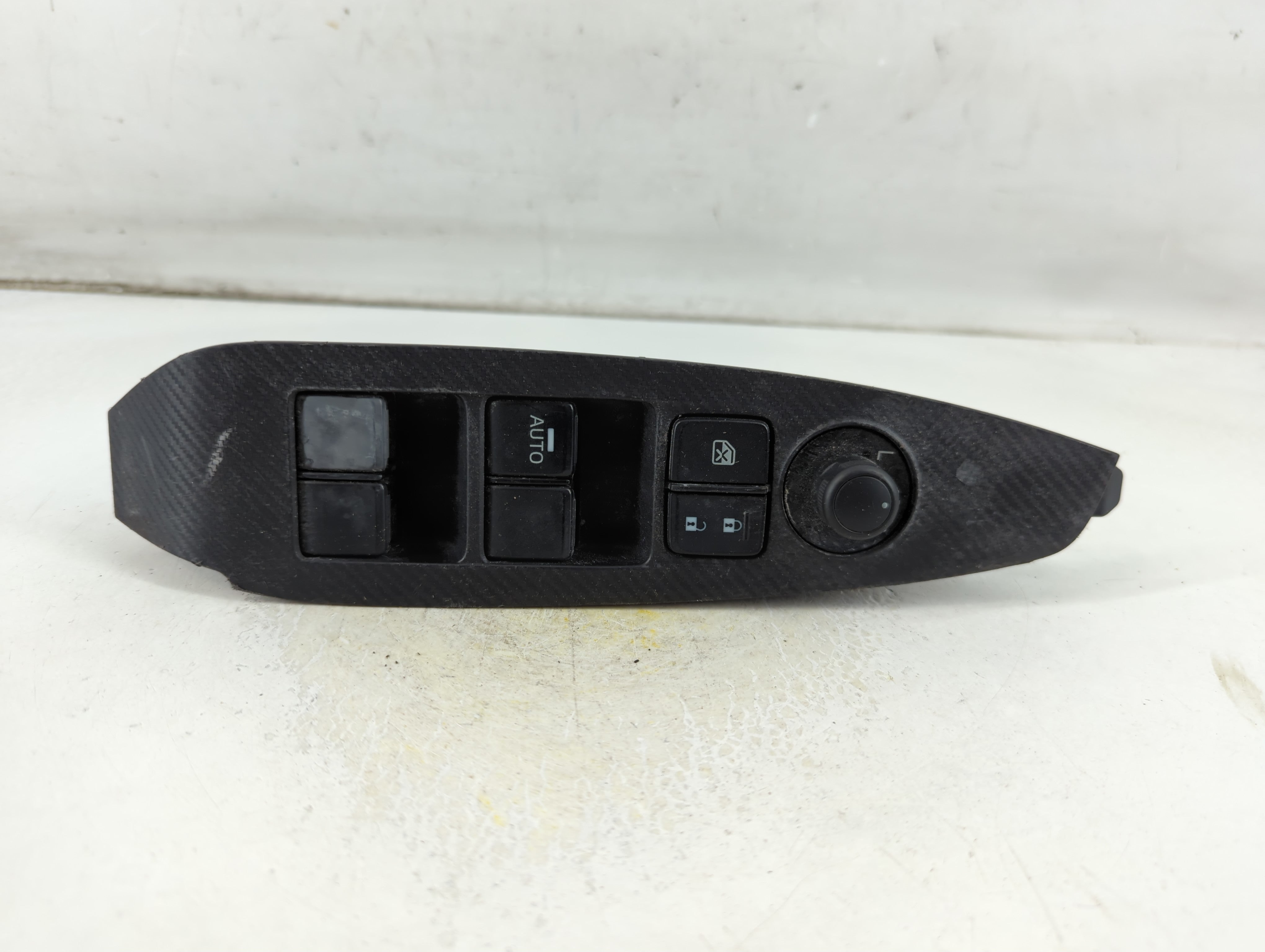 2016-2017 Mazda Cx-5 Master Power Window Switch Replacement Driver Side Left P/N:KA0G684 Fits Fits 2016 2017 OEM Used Auto Parts - Oemusedautoparts1.com