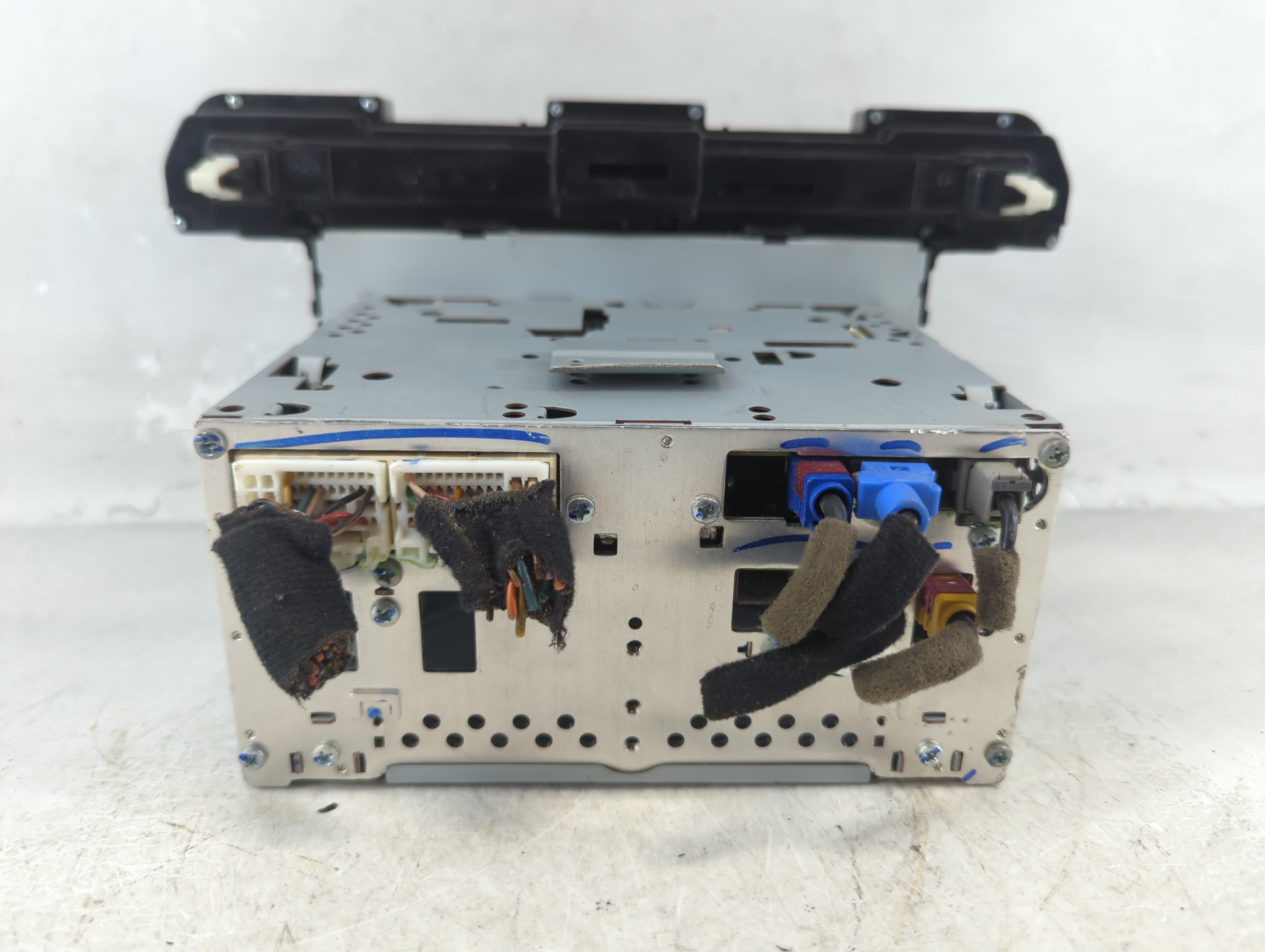 2017-2018 Hyundai Elantra Radio AM FM Cd Player Receiver Replacement P/N:96160-F2101UAT Fits Fits 2017 2018 OEM Used Auto Parts - Oemusedautoparts1.com
