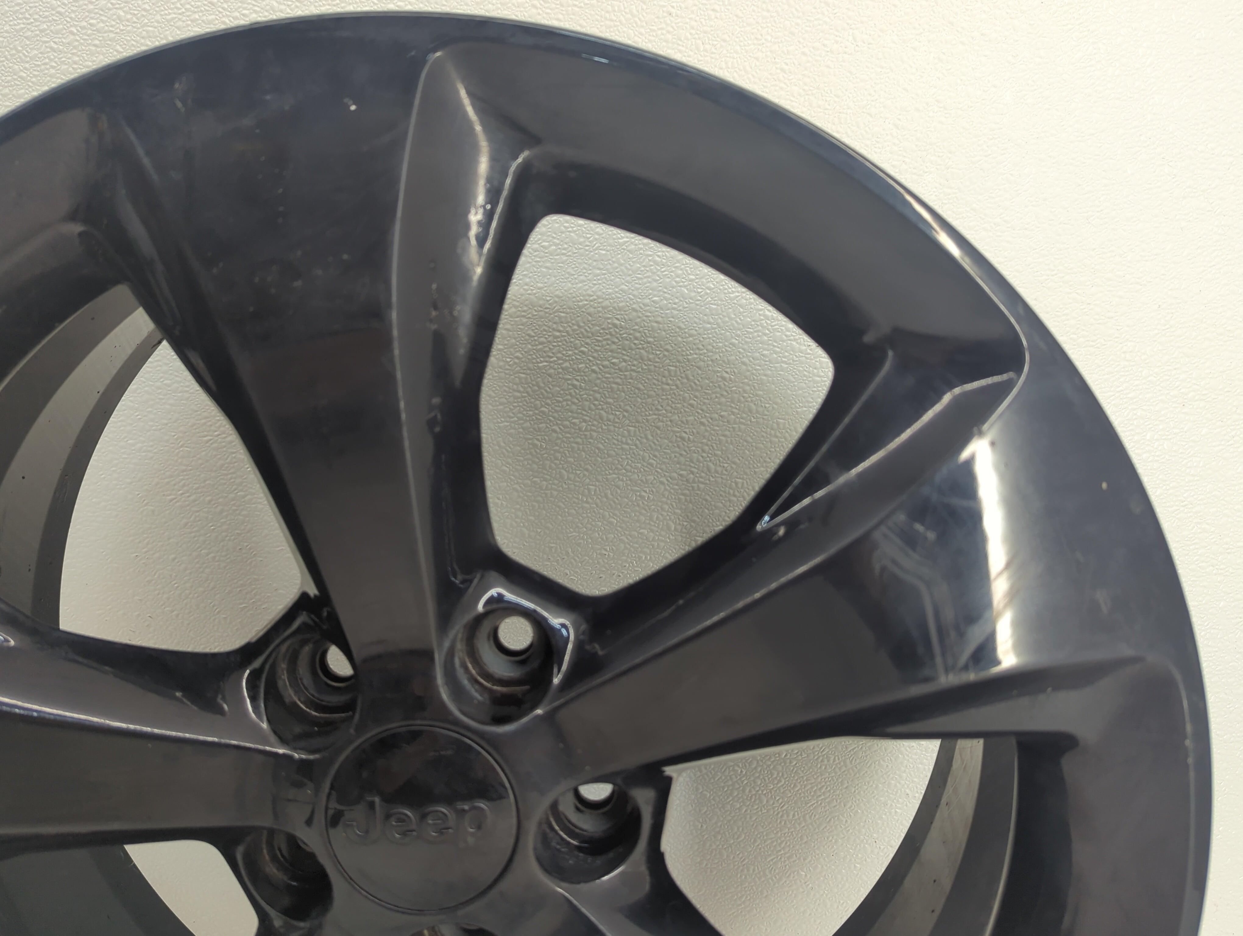 2016-2022 Jeep Cherokee Wheel Rim Oem - Oemusedautoparts1.com