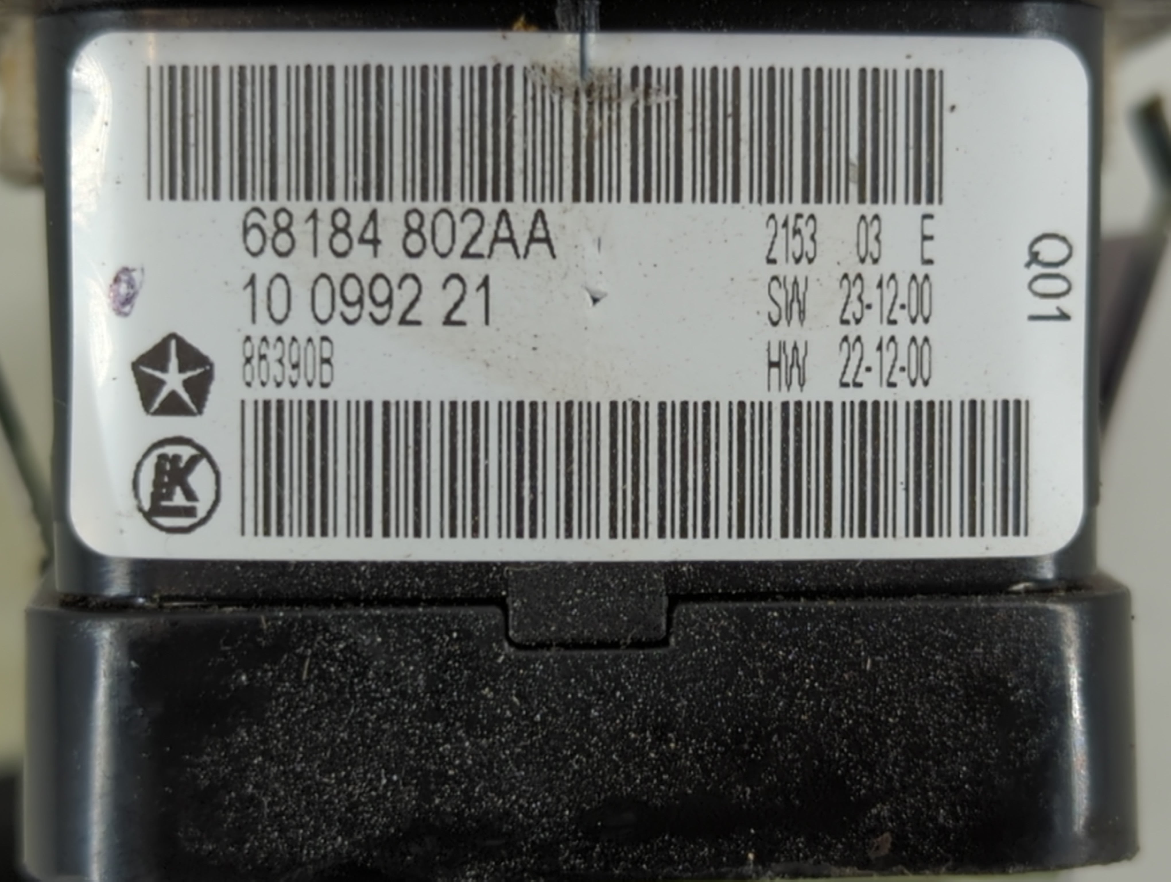 2014-2015 Jeep Grand Cherokee Master Power Window Switch Replacement Driver Side Left P/N:68184 802AA Fits Fits 2014 2015 OEM Used Auto Parts - Oemusedautoparts1.com