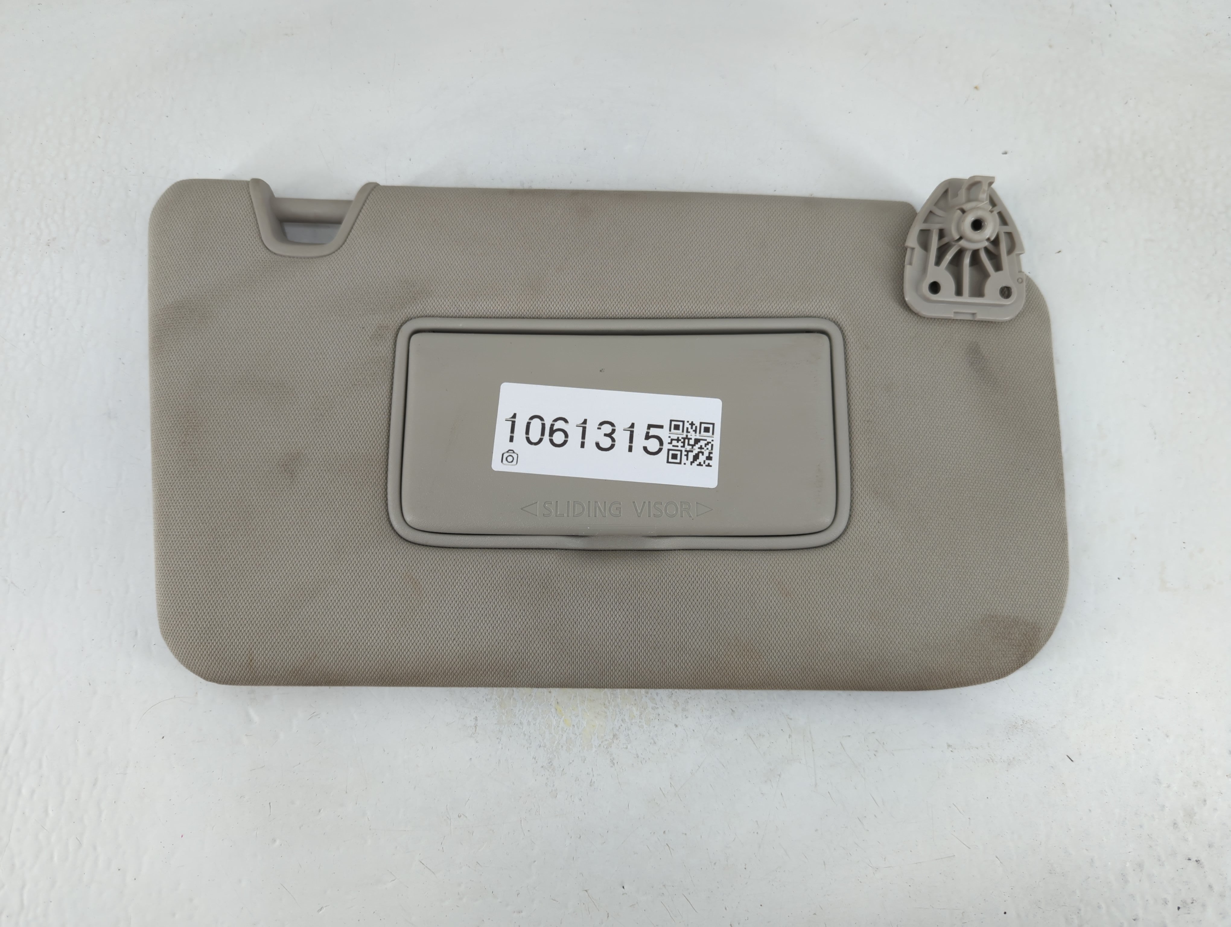 2018-2020 Nissan Rogue Sun Visor Shade Replacement Driver Left Mirror Fits Fits 2018 2019 2020 OEM Used Auto Parts - Oemusedautoparts1.com