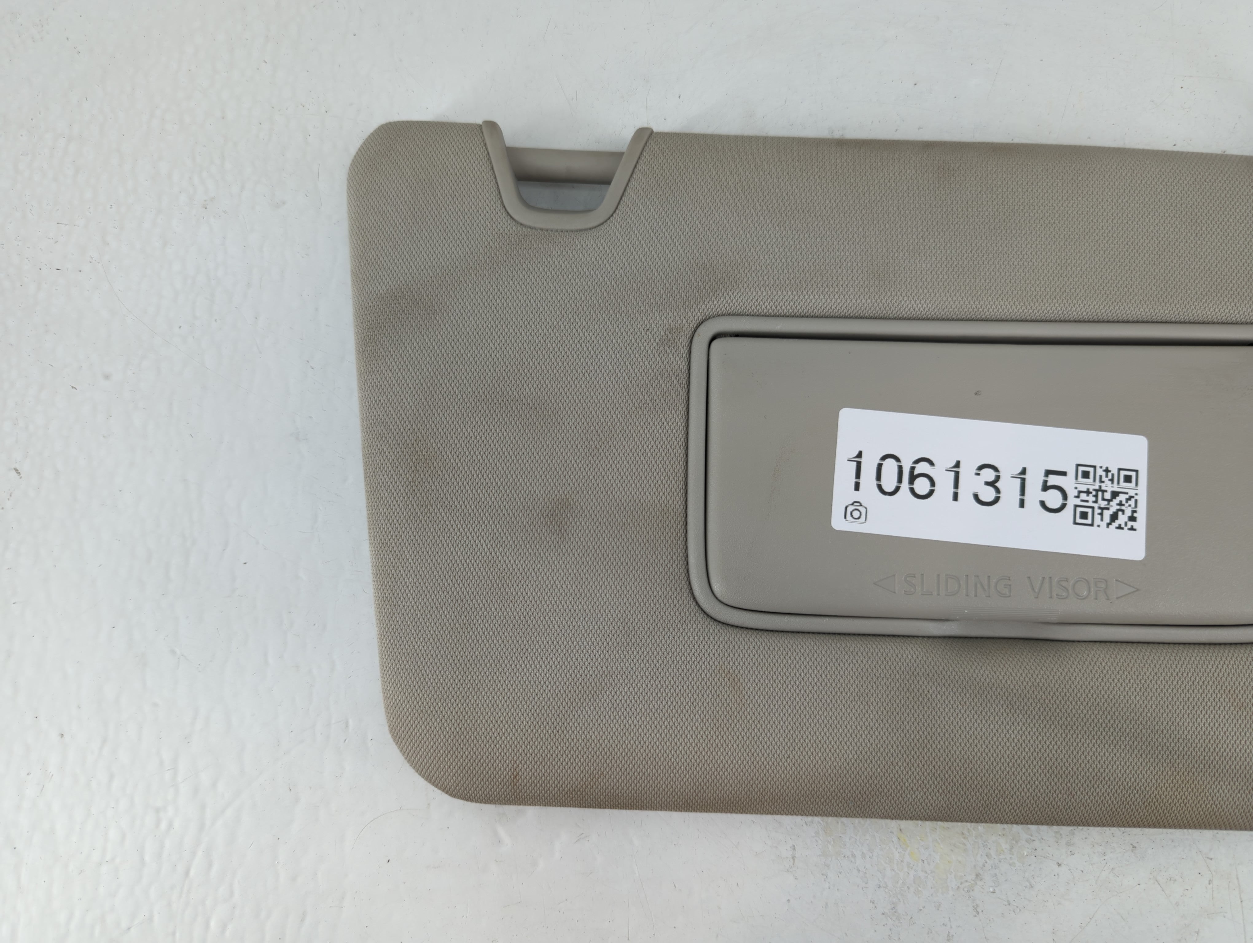 2018-2020 Nissan Rogue Sun Visor Shade Replacement Driver Left Mirror Fits Fits 2018 2019 2020 OEM Used Auto Parts - Oemusedautoparts1.com