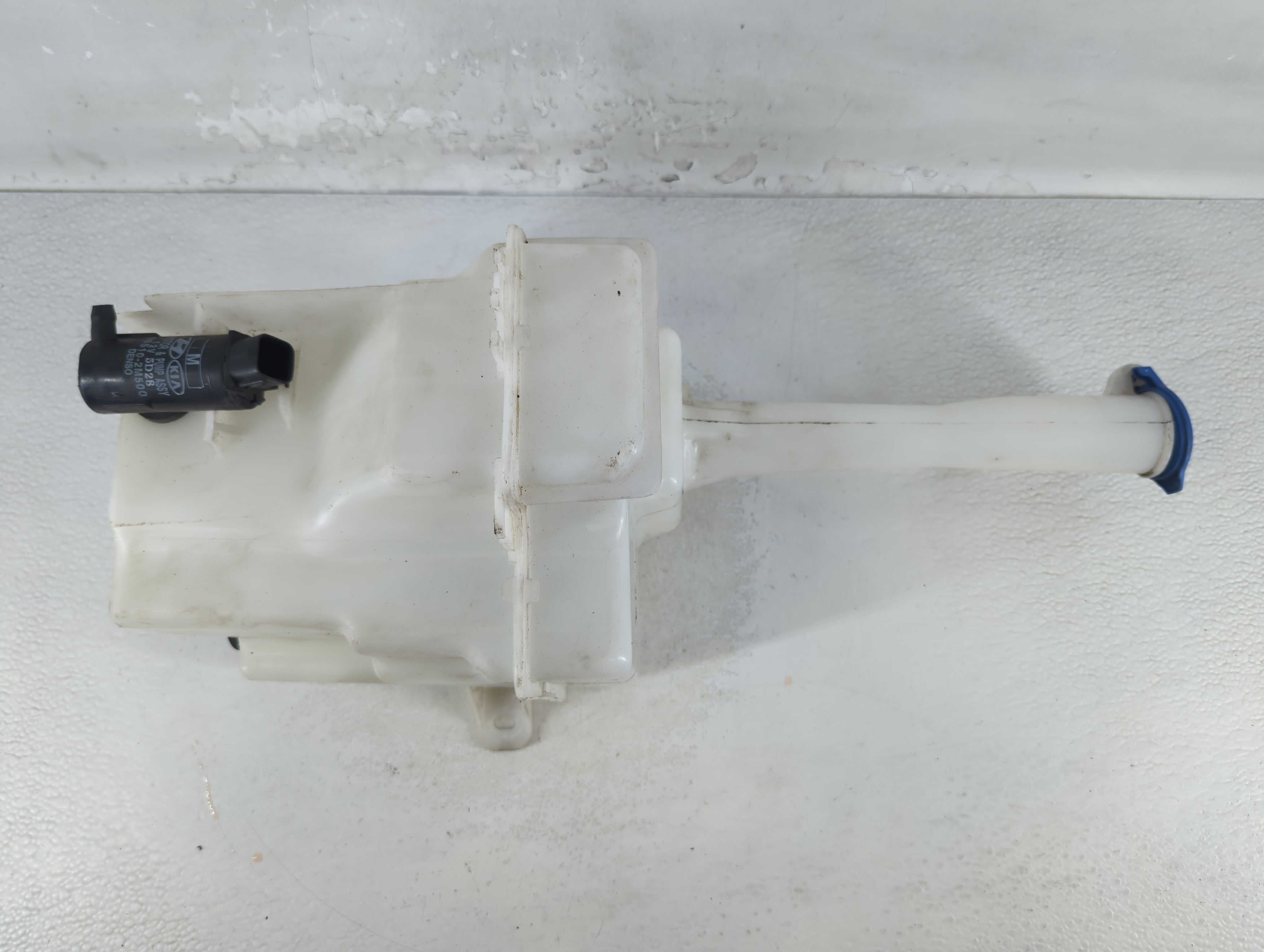 2012-2017 Hyundai Azera Windshield Washer Fluid Reservoir Bottle Oem - Oemusedautoparts1.com