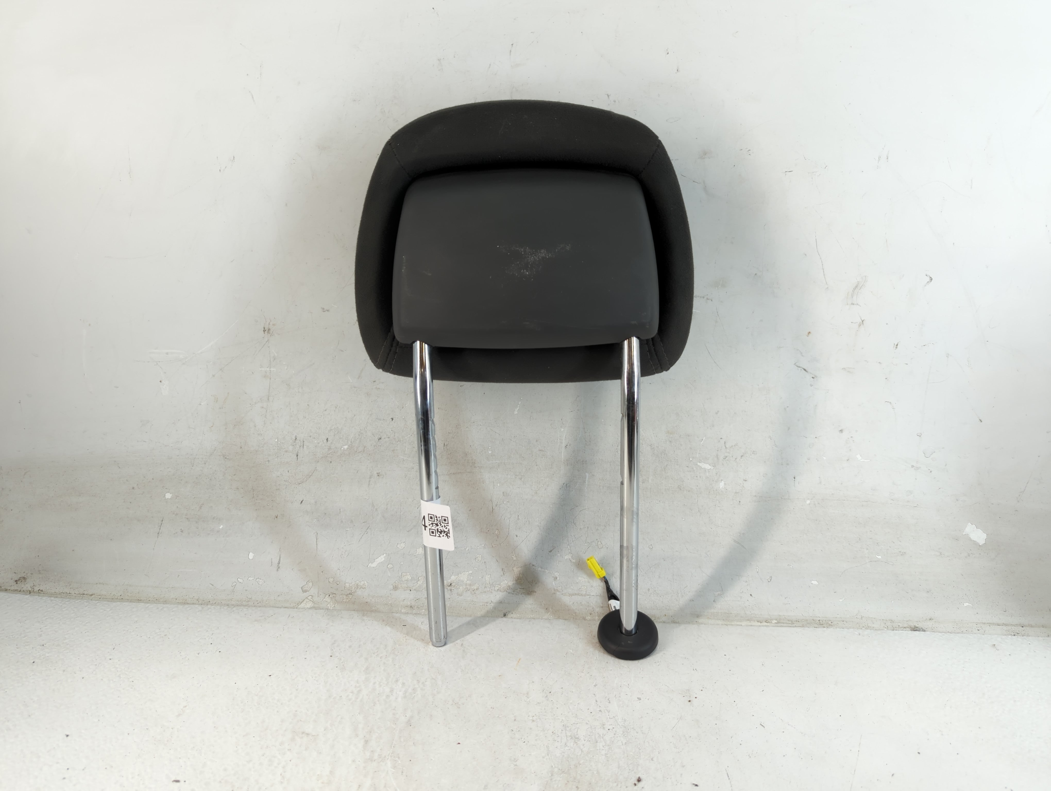 2015-2017 Jeep Compass Headrest Head Rest Front Driver Passenger Seat Fits Fits 2015 2016 2017 OEM Used Auto Parts - Oemusedautoparts1.com