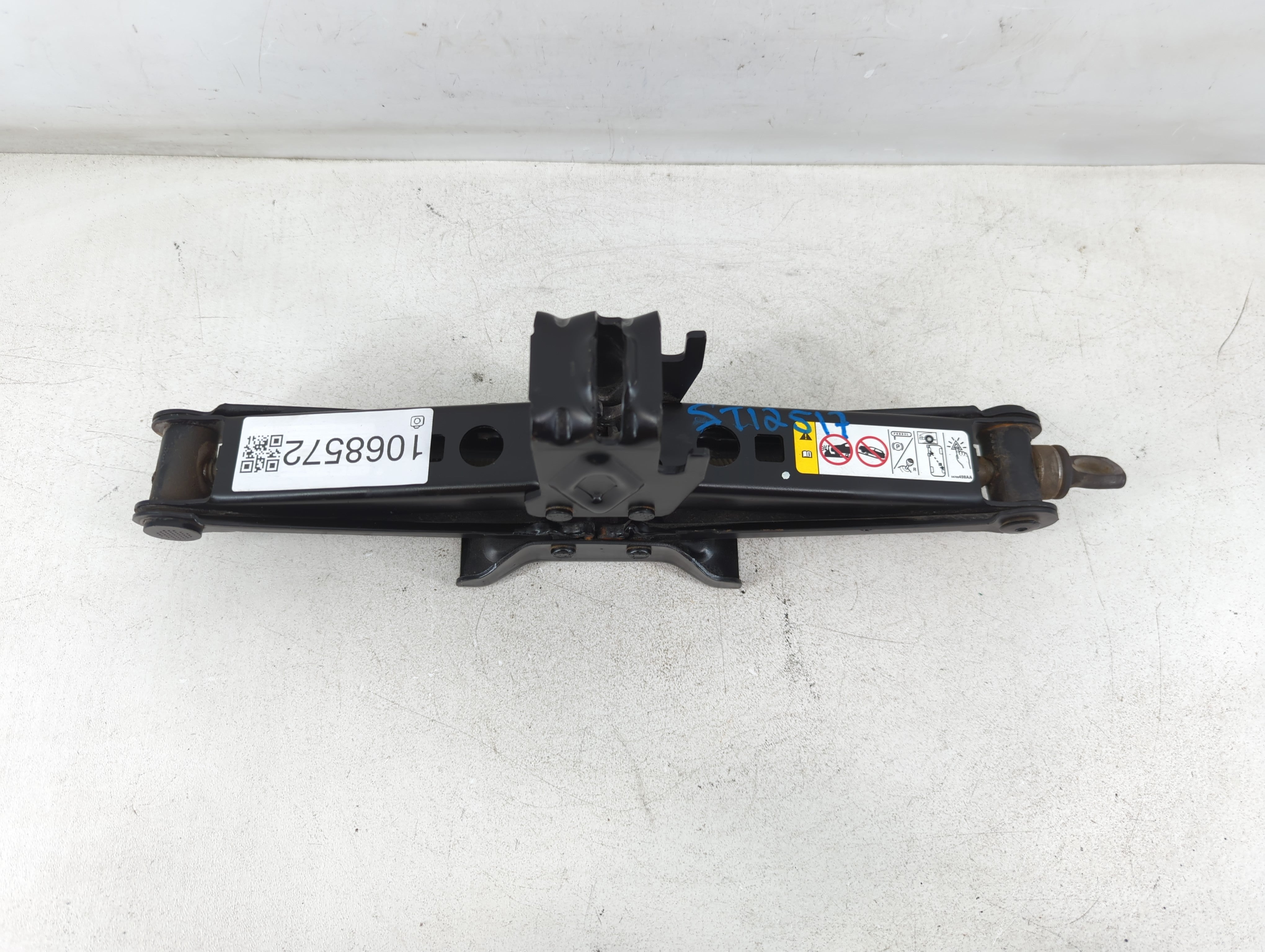 2019 Jeep Grand Cherokee Spare Scissor Car Jack - Oemusedautoparts1.com