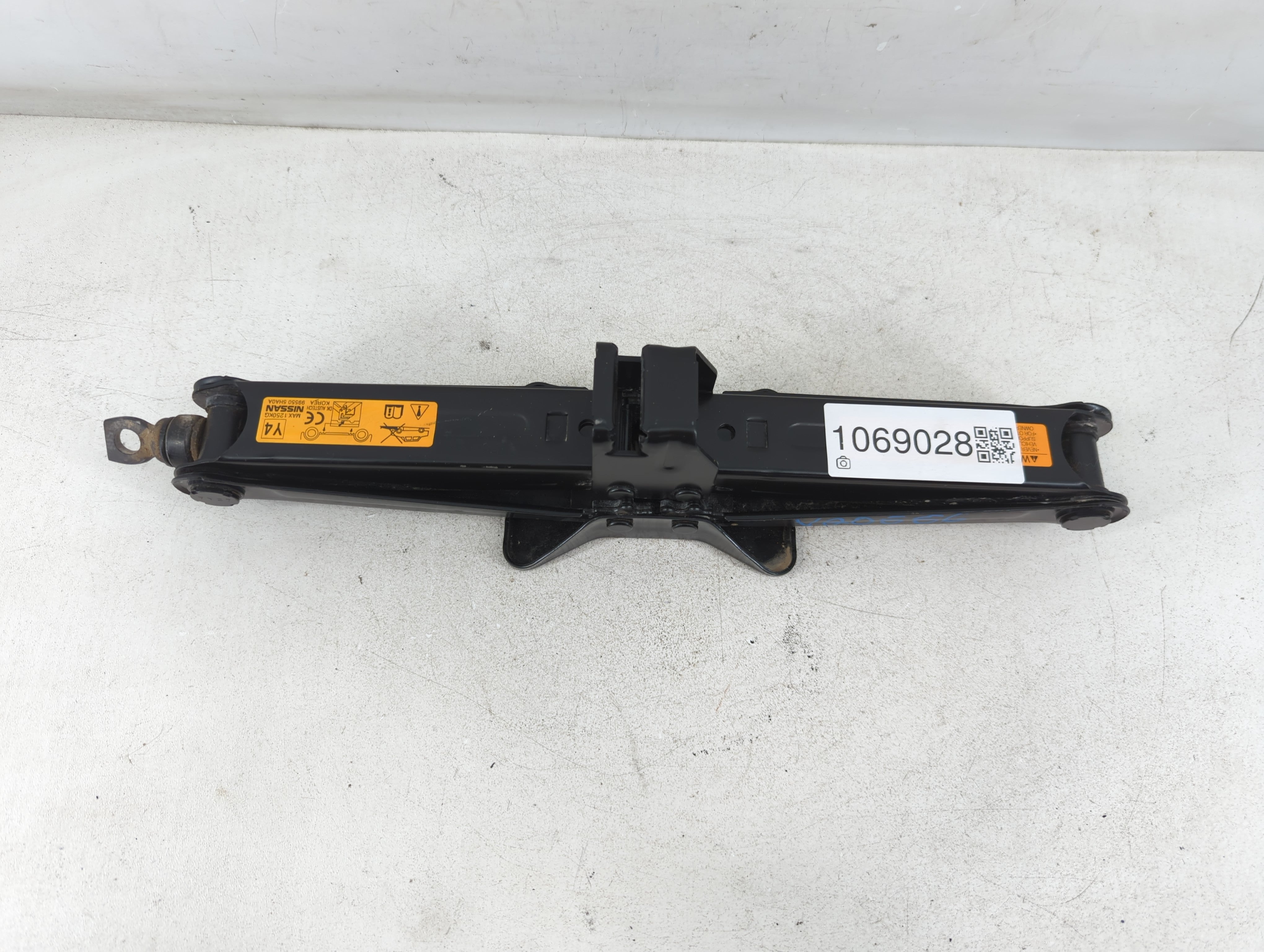2018 Nissan Rogue Spare Scissor Car Jack - Oemusedautoparts1.com