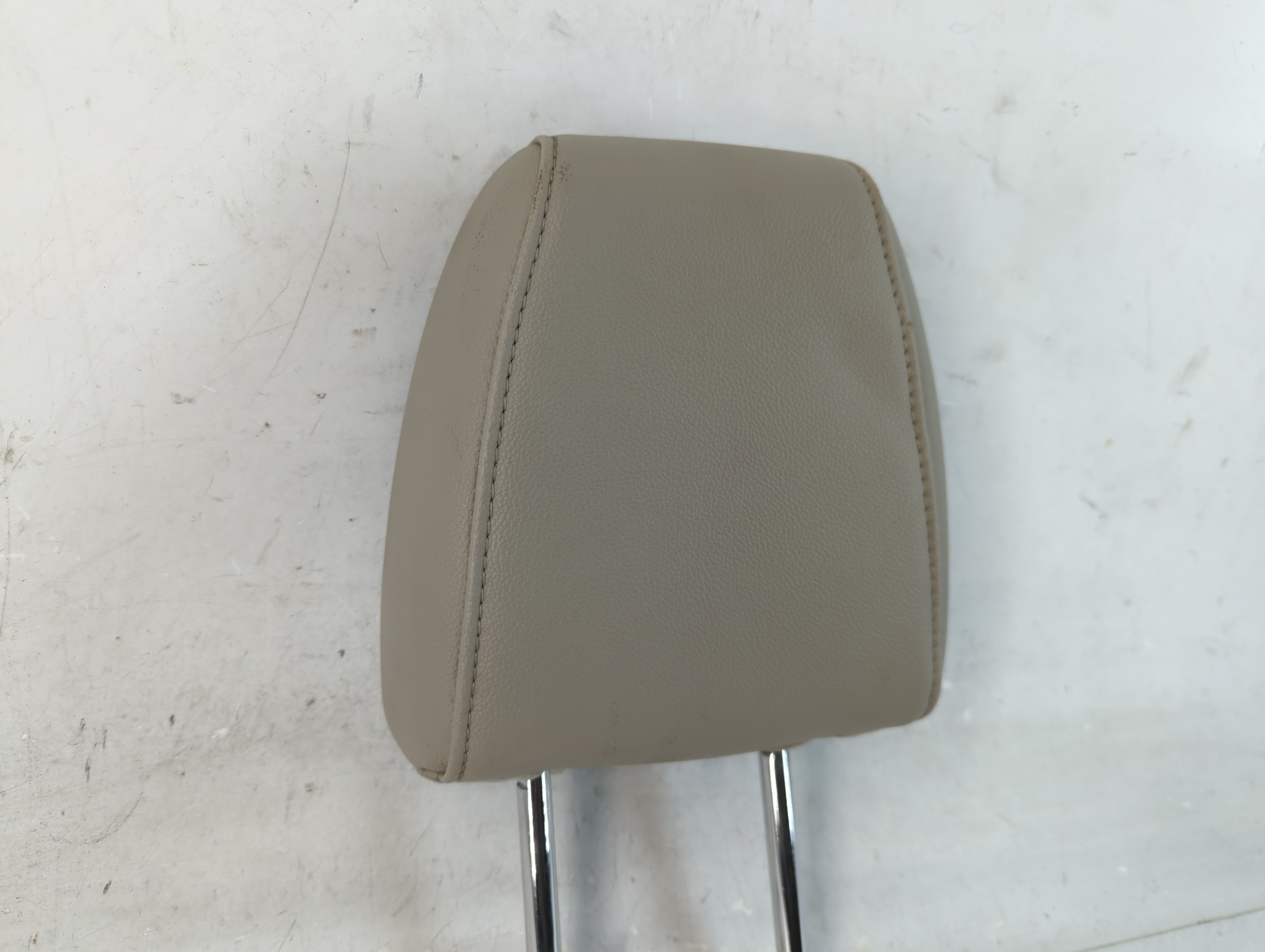 2013-2015 Ford Escape Headrest Head Rest Rear Seat Fits Fits 2013 2014 2015 OEM Used Auto Parts - Oemusedautoparts1.com