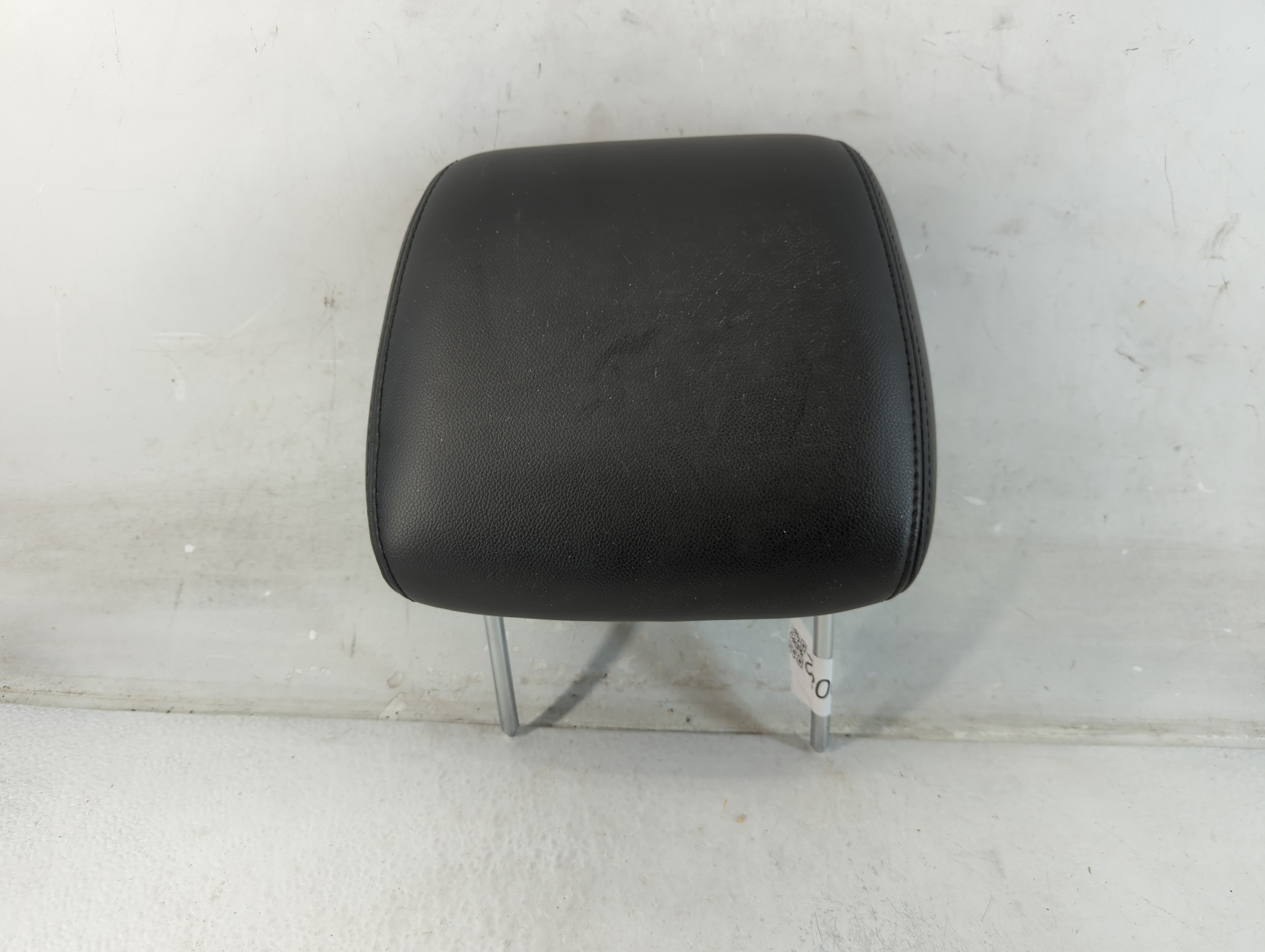 2010-2011 Chevrolet Tahoe Headrest Head Rest Rear Seat Fits Fits 2010 2011 OEM Used Auto Parts - Oemusedautoparts1.com