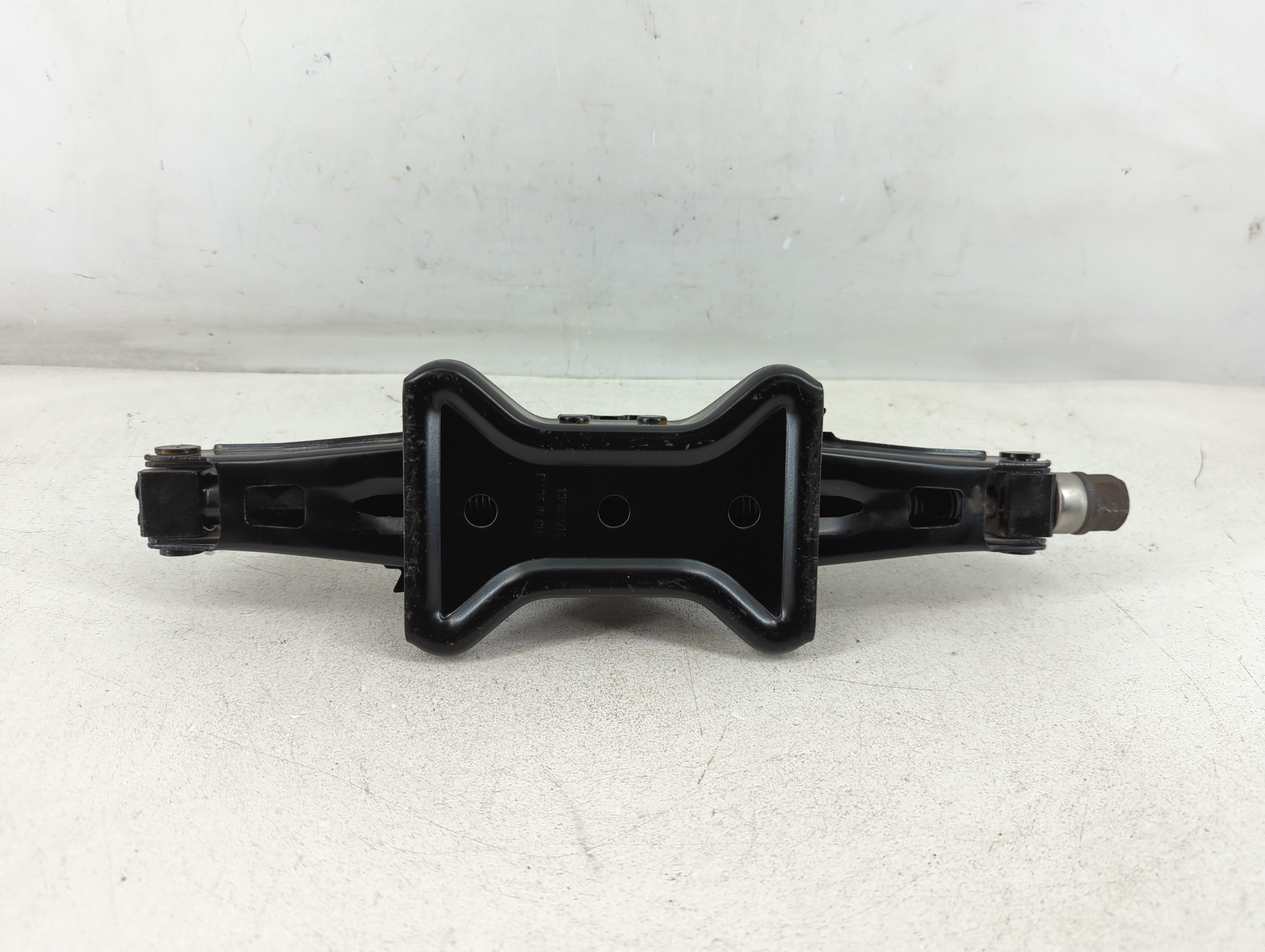 2015 Chevrolet Impala Spare Scissor Car Jack - Oemusedautoparts1.com