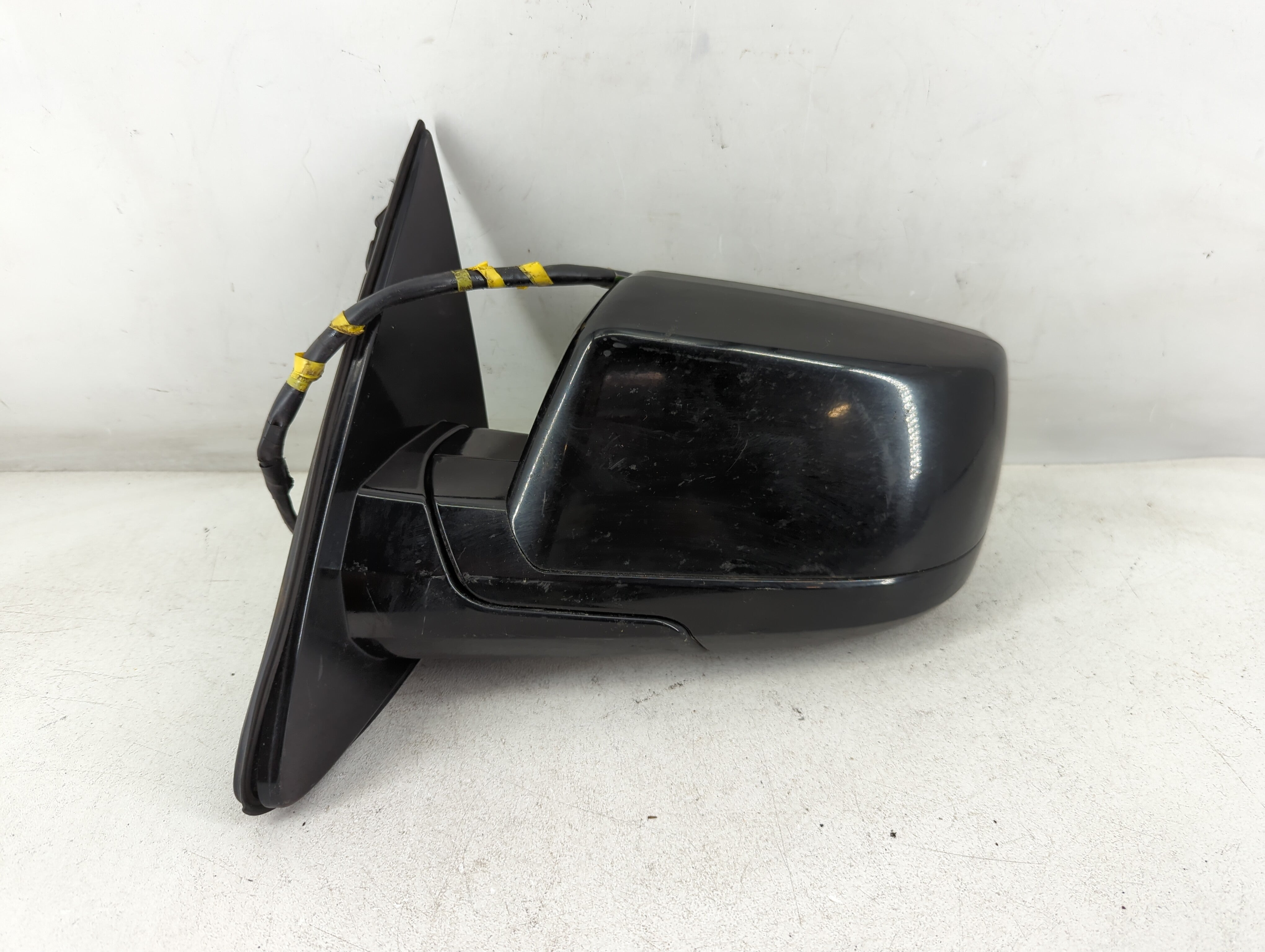2015-2017 Cadillac Escalade Side Mirror Replacement Driver Left View Door Mirror P/N:22875779 Fits OEM Used Auto Parts - Oemusedautoparts1.com