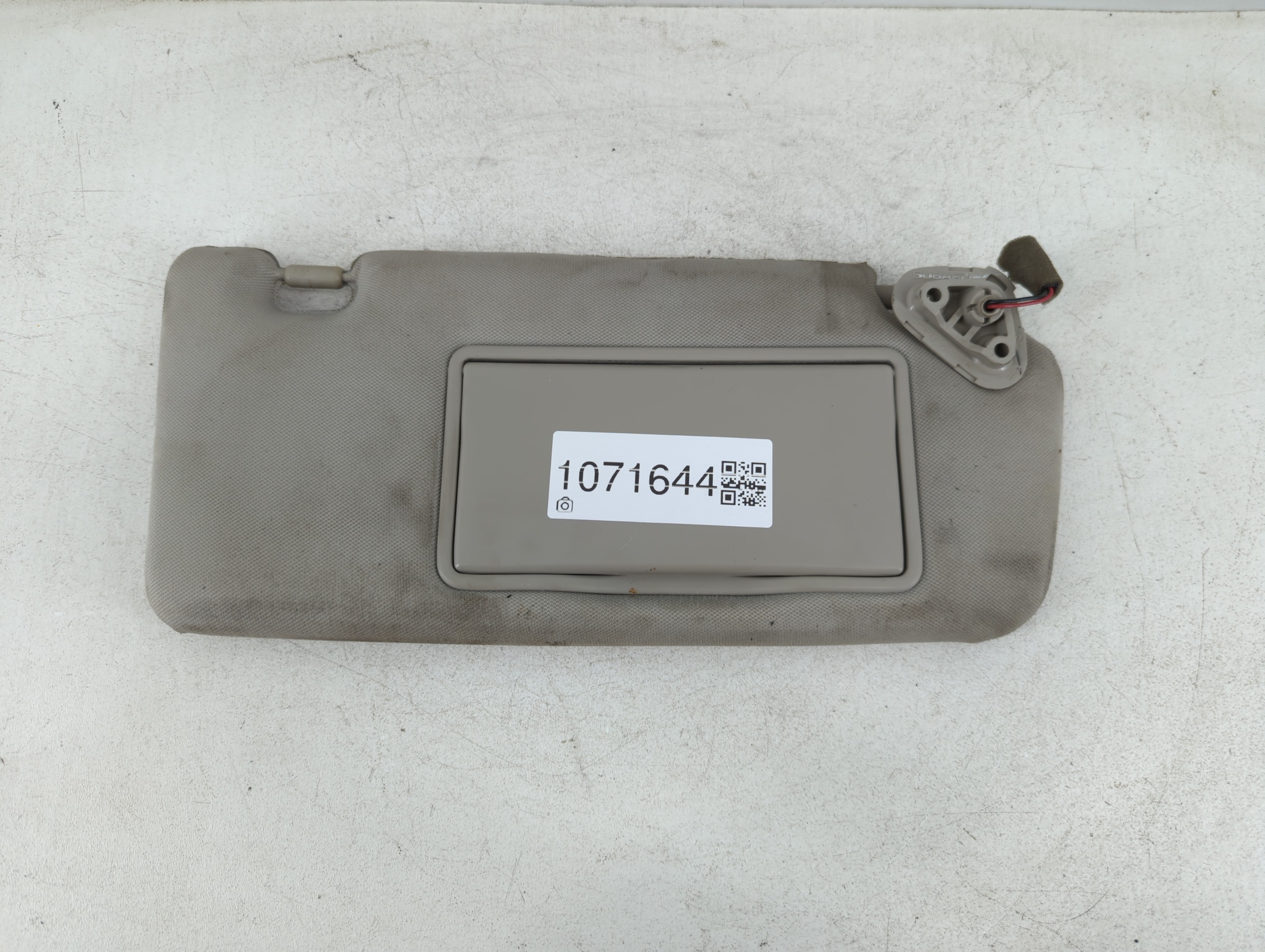 2006-2009 Subaru Legacy Sun Visor Shade Replacement Passenger Right Mirror Fits Fits 2006 2007 2008 2009 OEM Used Auto Parts - Oemusedautoparts1.com