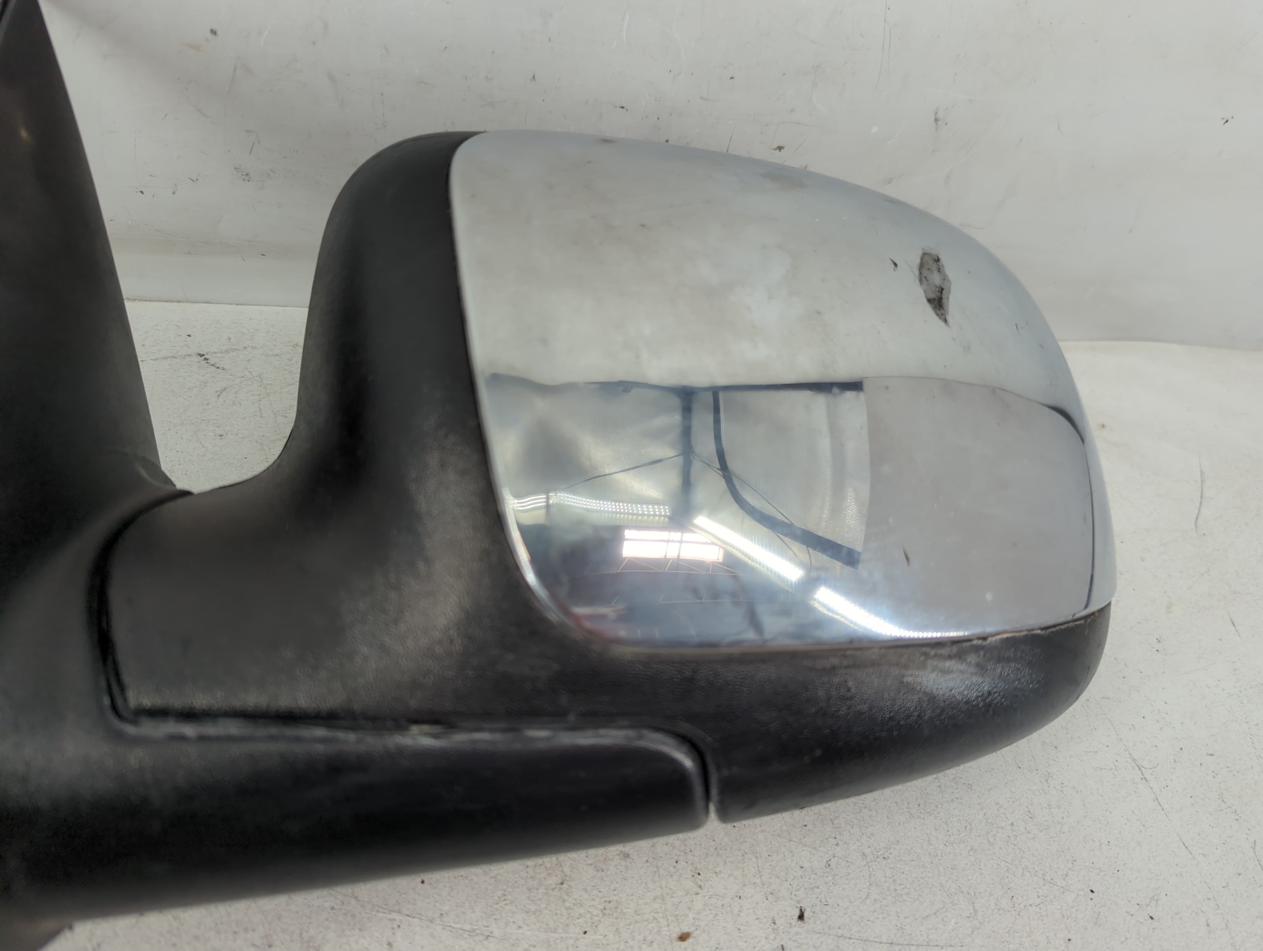 1999-2002 Chevrolet Silverado 1500 Side Mirror Replacement Driver Left View Door Mirror P/N:82-07300 Fits Fits 1999 2000 2001 2002 OEM Used Auto Parts - Oemusedautoparts1.com