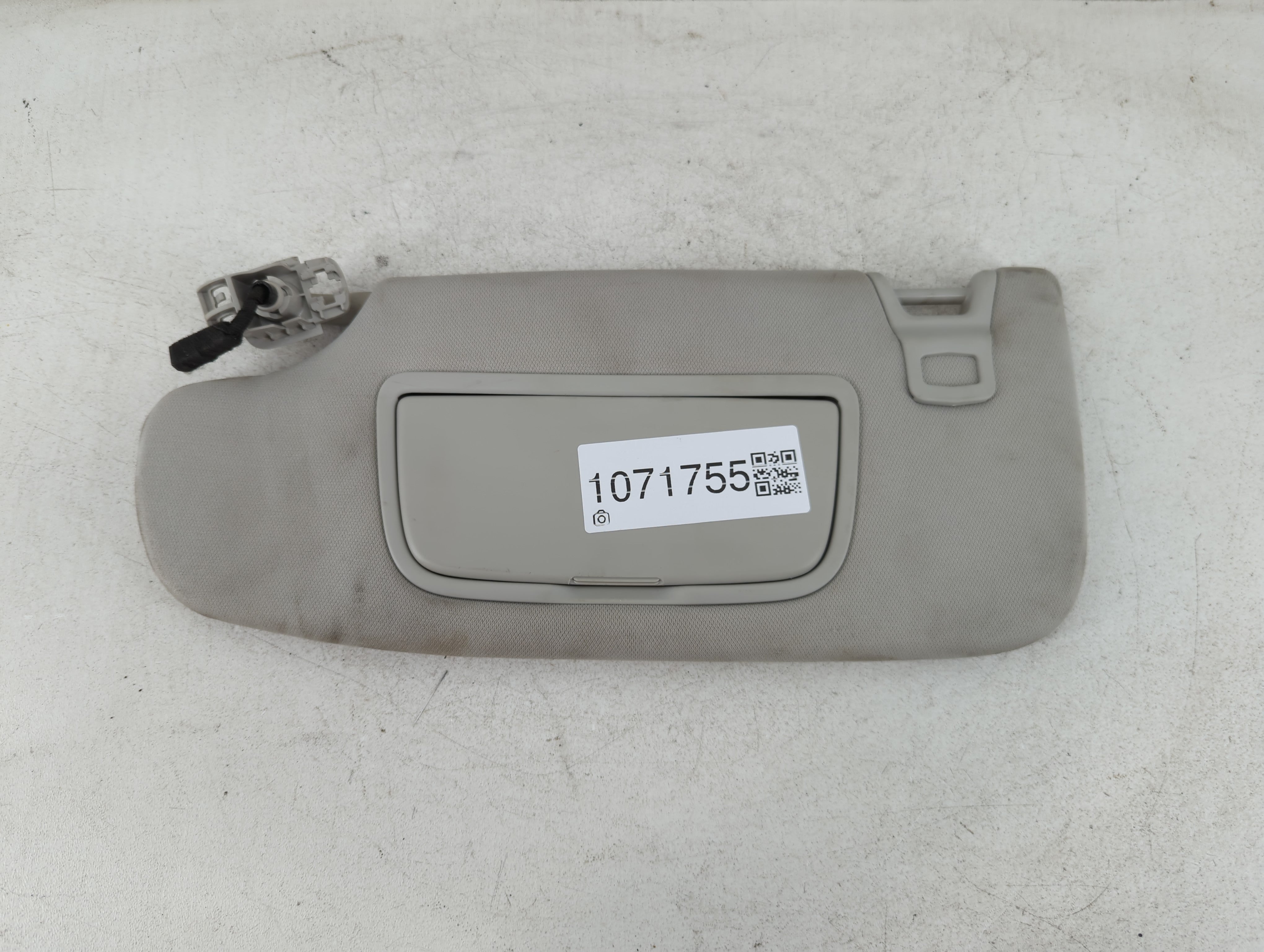 2013-2014 Ford Fusion Sun Visor Shade Replacement Driver Left Mirror Fits Fits 2013 2014 OEM Used Auto Parts - Oemusedautoparts1.com