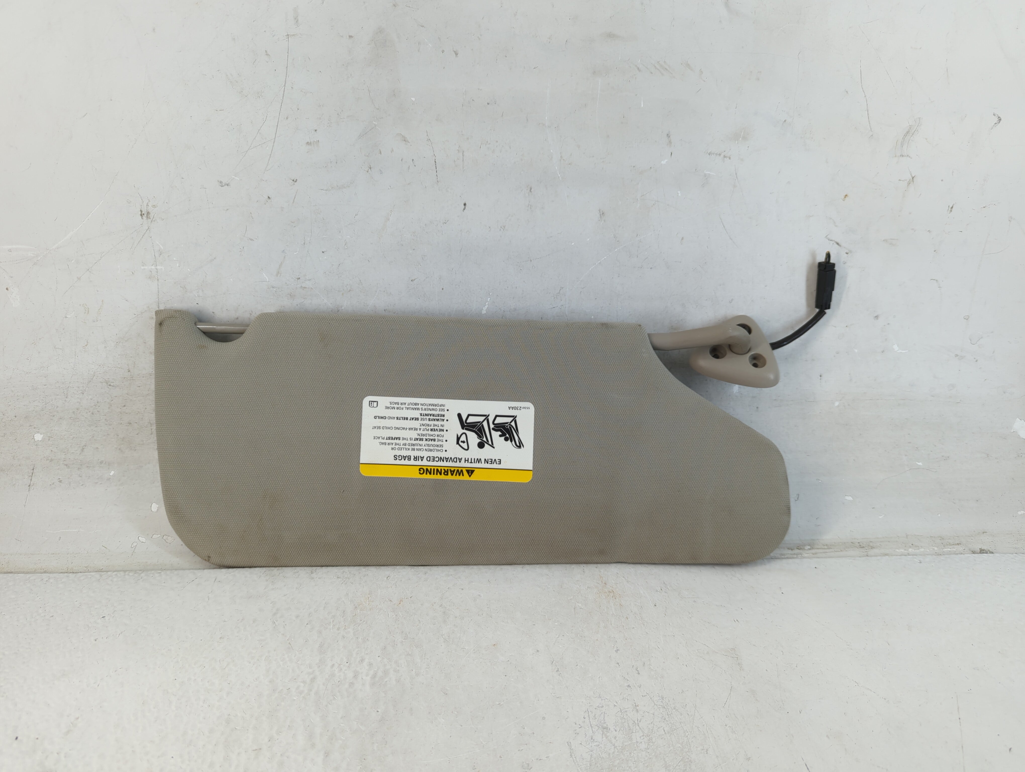 2006-2007 Dodge Charger Sun Visor Shade Replacement Driver Left Mirror Fits Fits 2005 2006 2007 OEM Used Auto Parts - Oemusedautoparts1.com